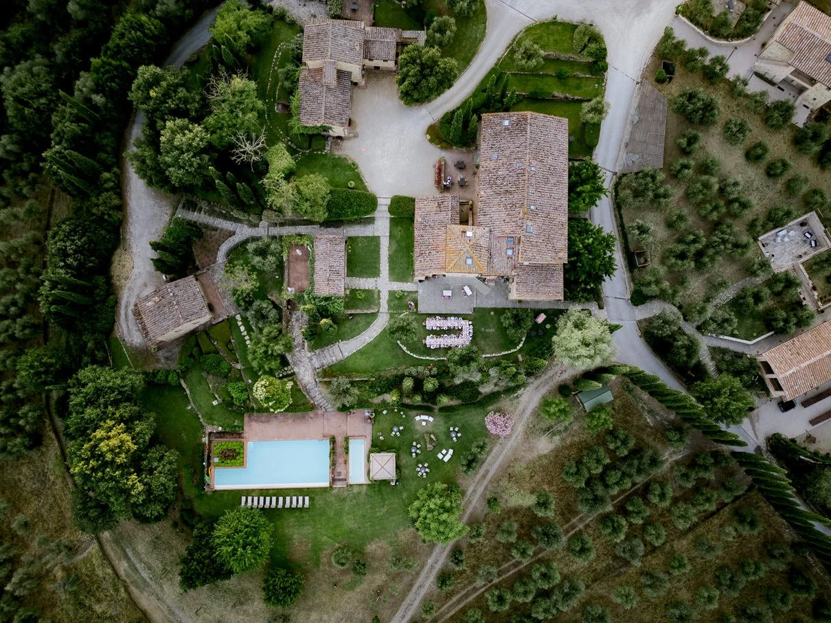 Drone view of Casa Cornacchi showing the full countryside wedding venue in Tuscany