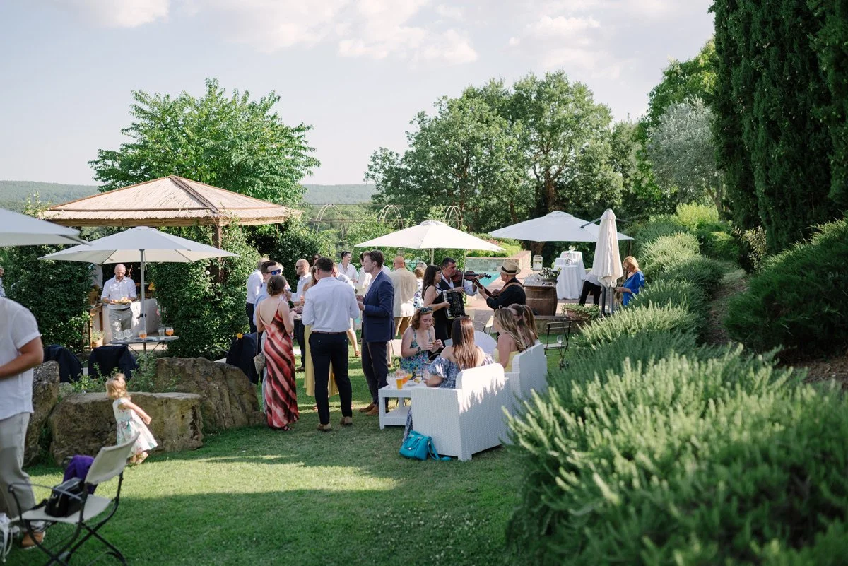 Apiritivo at Tuscany wedding venue Casa Cornacchi