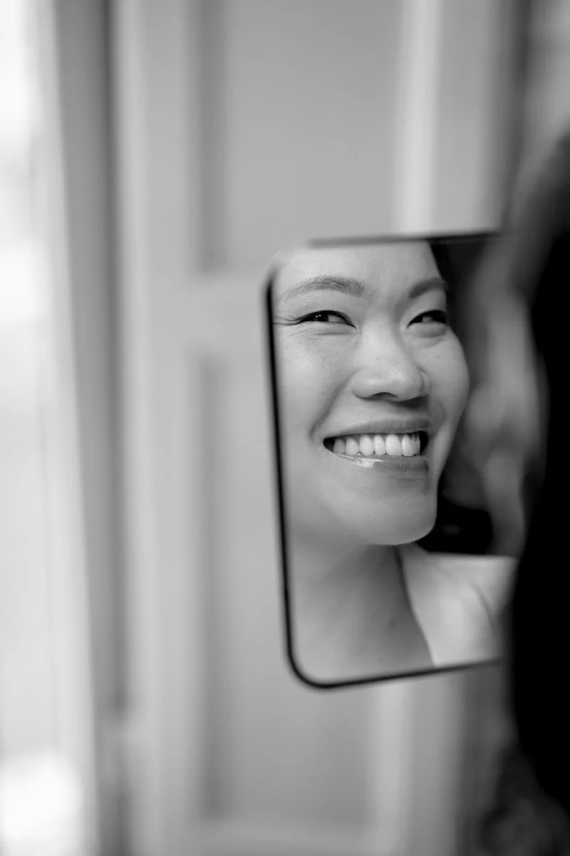 Reflection on mirror of the bride by wedding photographer in Tuscany FunkyBird Photography