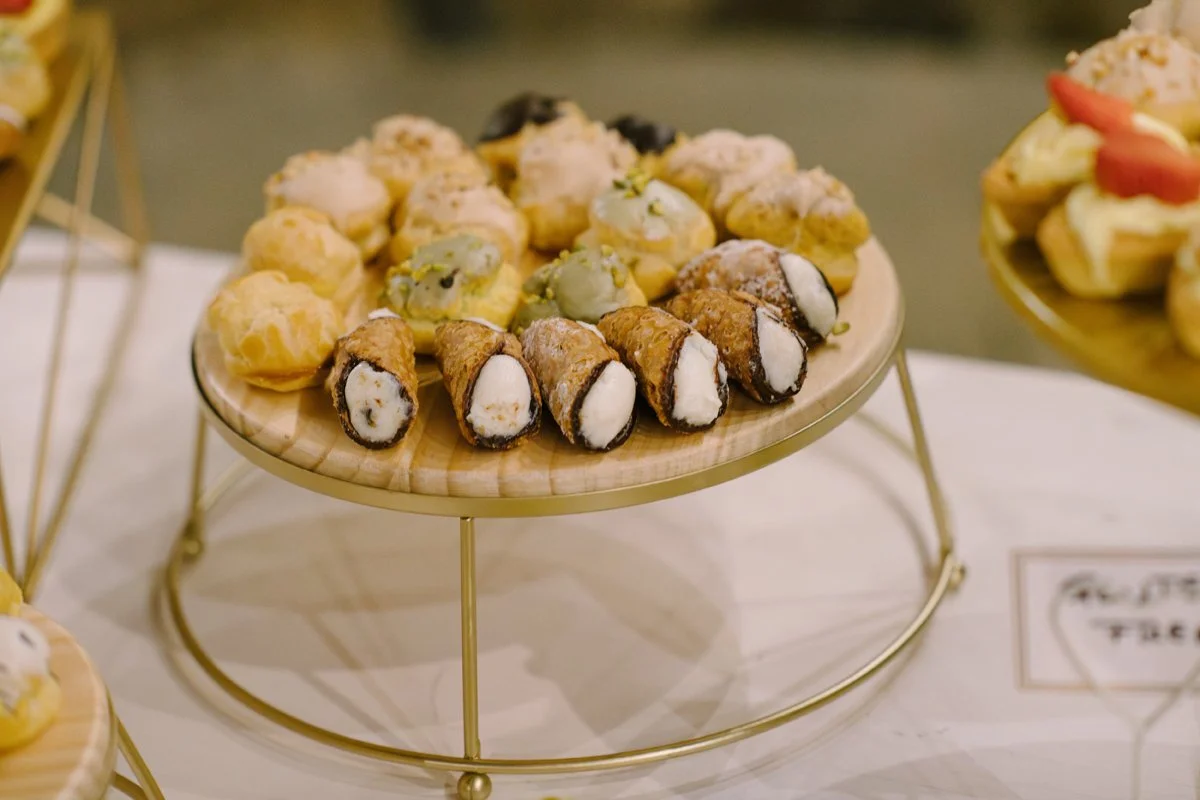 cannoli at italian wedding