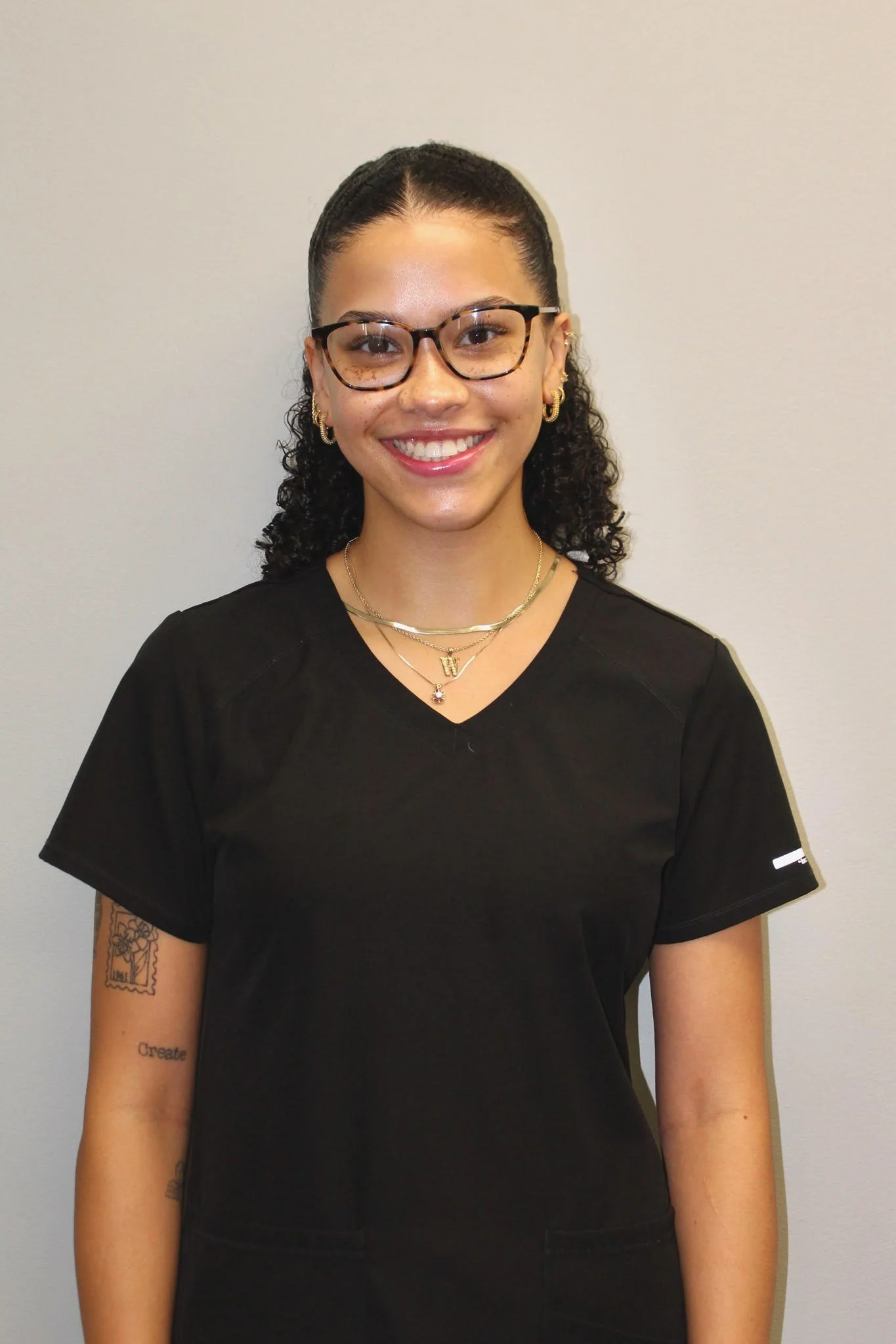 clear braces assistant to doctor bowen at north alabama orthodontics