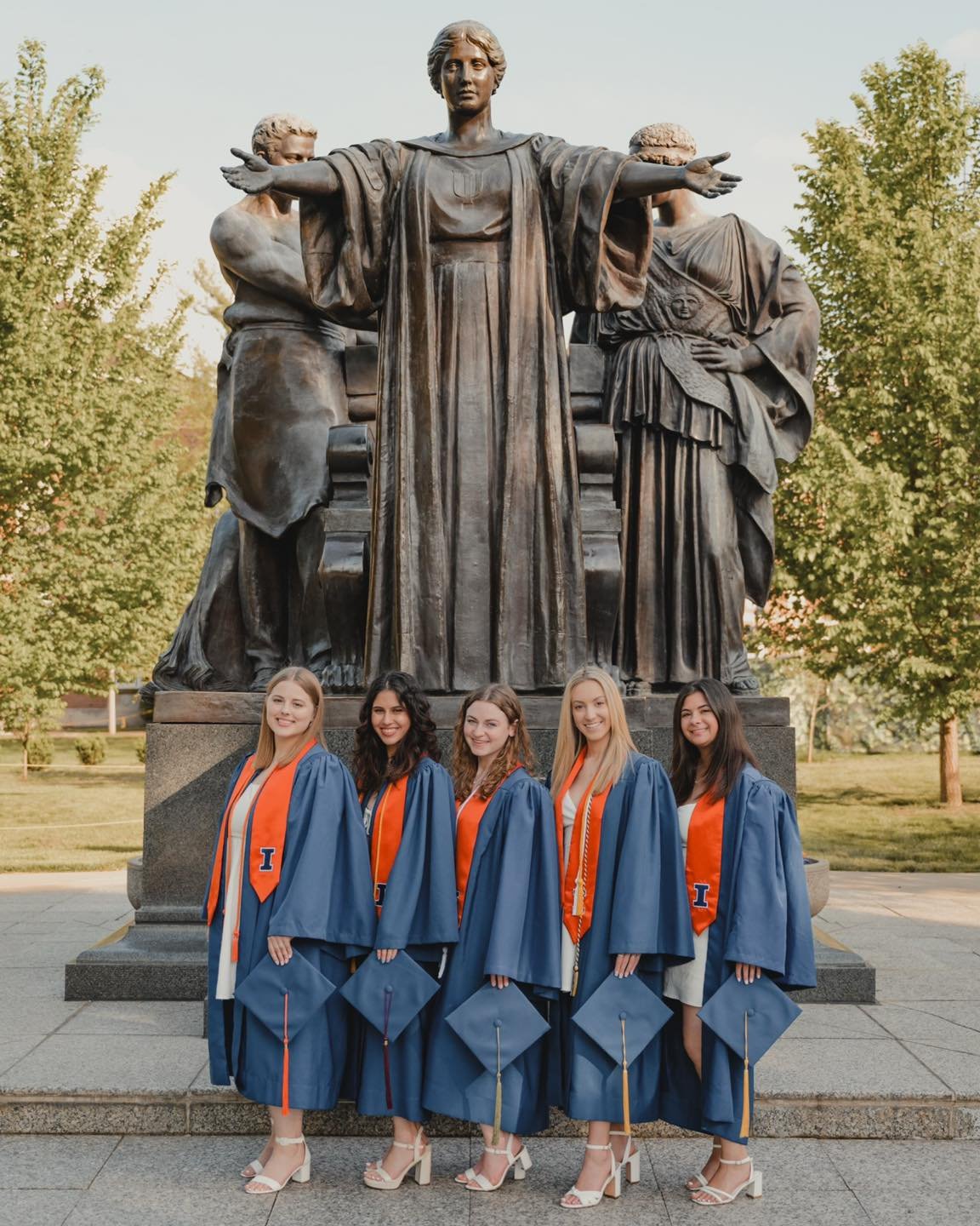 Thank you to Dani, Emily, Demi, Elizabeth, and Jenna for allowing me to take your senior photos for your upcoming graduation from the University of Illinois.

Congratulations to the class of 2024, and good luck in your future endeavors.

#photoofthed