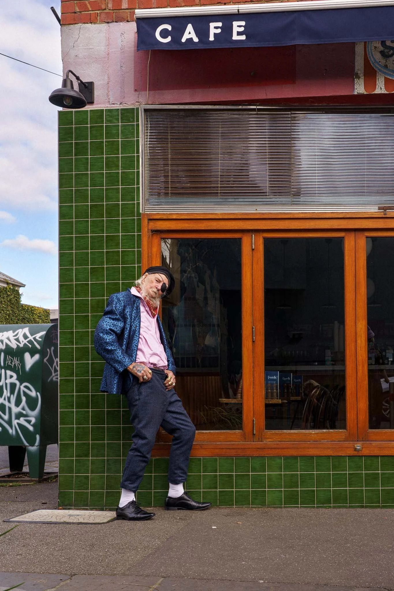 Whats a Bodgie? And a Widgie? Weird bloody names if you ask me. They belonged to guys and gals from the scandalous youth sub culture that began after WW11 in Australia. It was the first time that teenagers broke away from their parents in both dress,