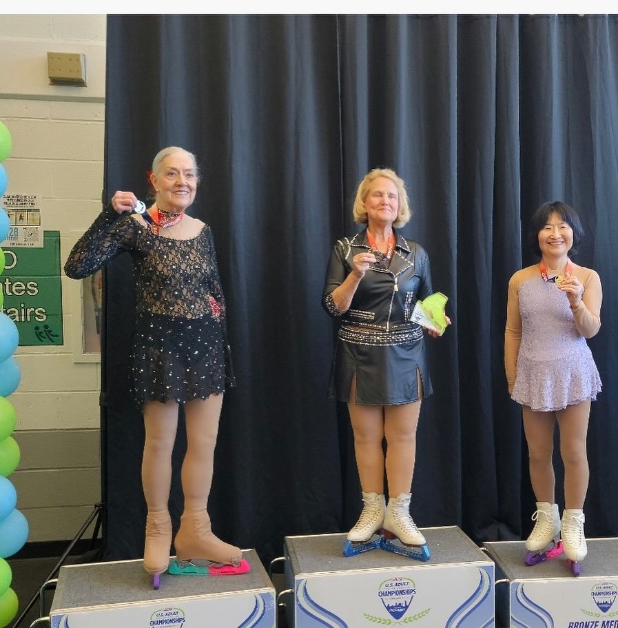 Congratulations to our associate member Marcia Richards, who won bronze in emotional showcase and silver in bronze freestyle in group 5 at Adult Nationals! Way to go Marcia! We ❤️ our adult skaters