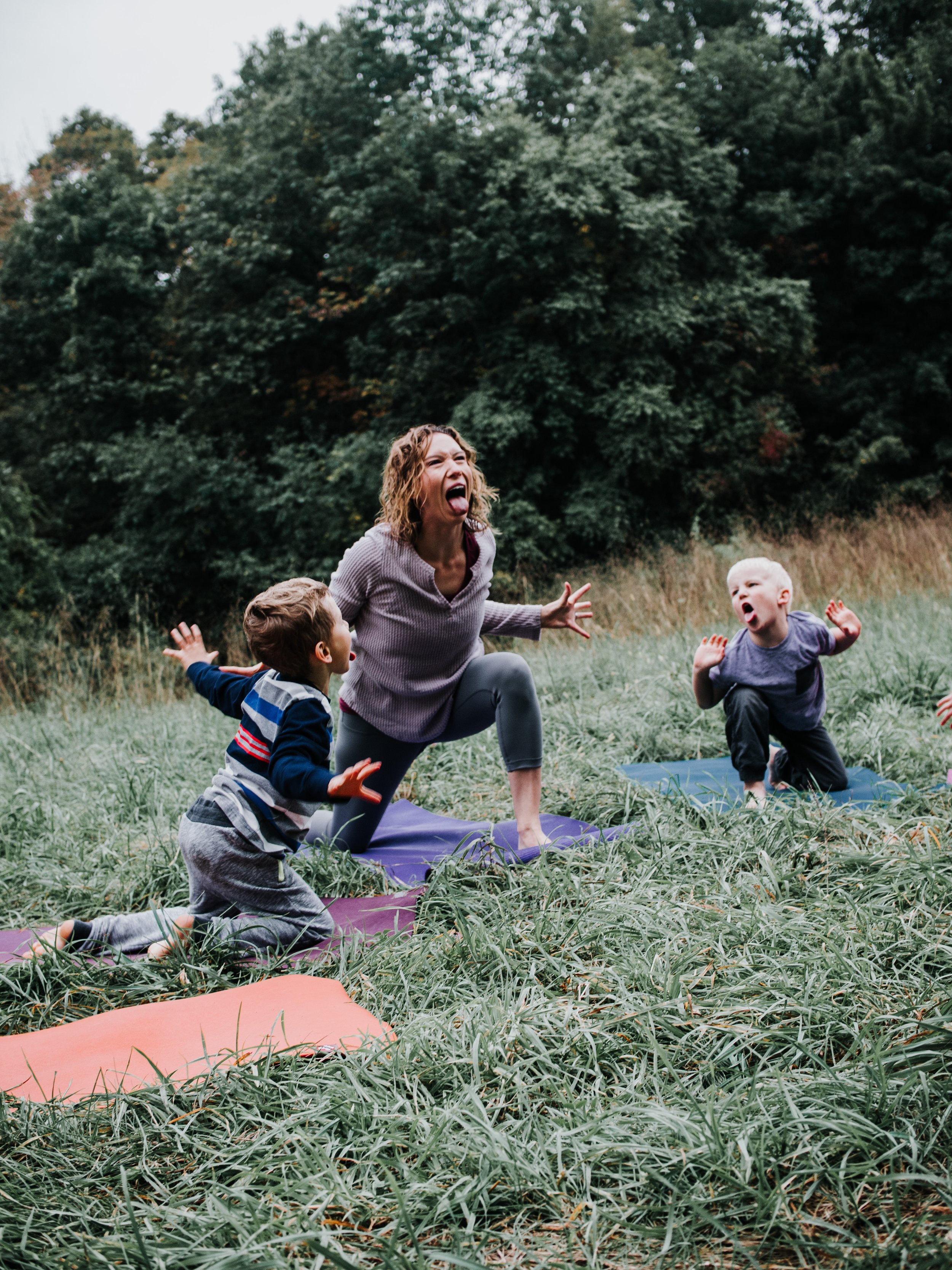 The Yoga Patch - kids roaring  - Yoga for confidence