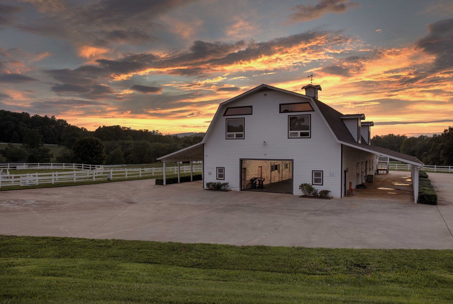 Barn+Twilight+1.jpeg