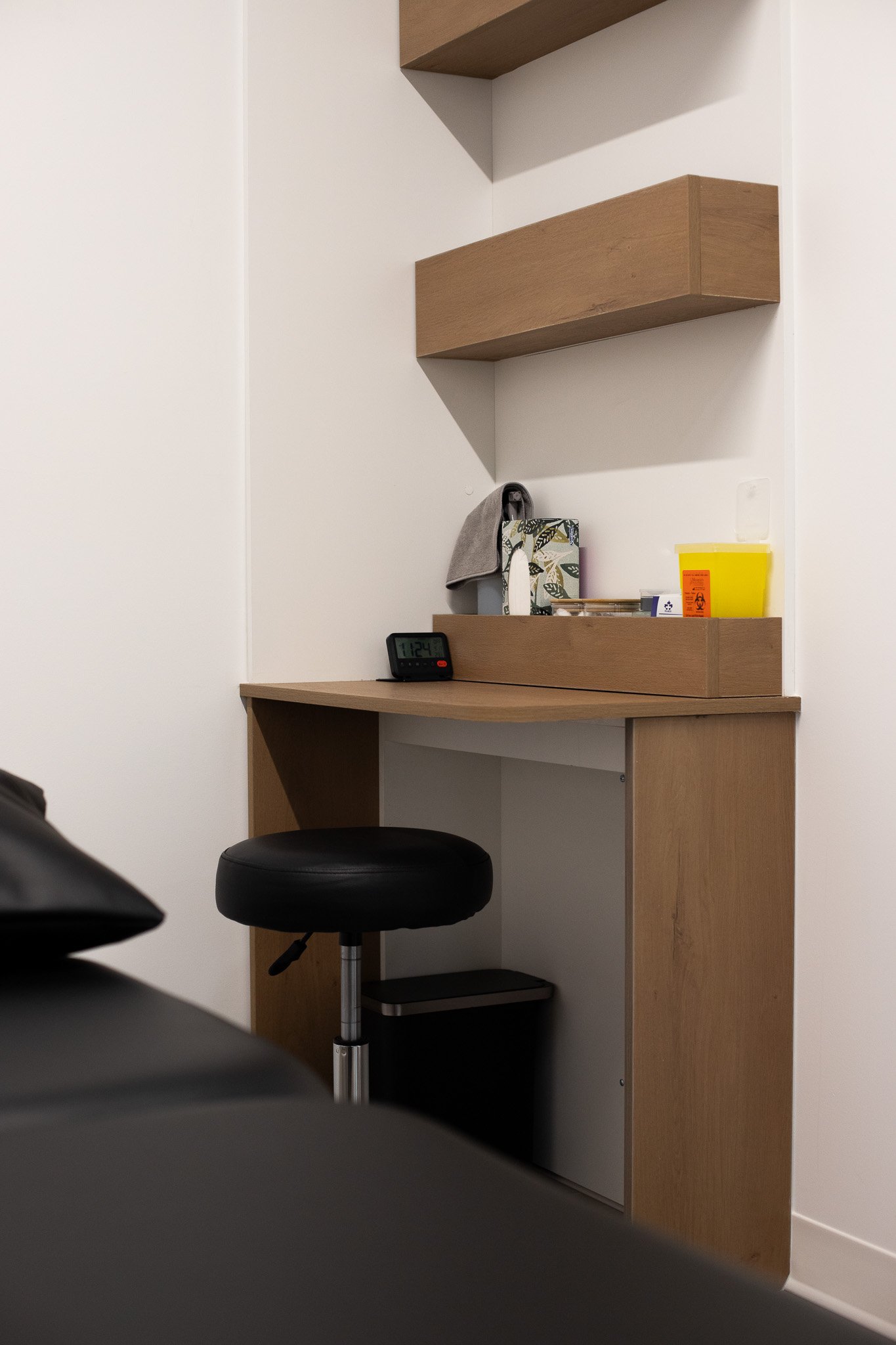 Our registered massage therapists (RMT) at Polygon Health located near Metrotown Burnaby offer deep tissue, sports, and relaxation massage to relieve tension and support your recovery.   