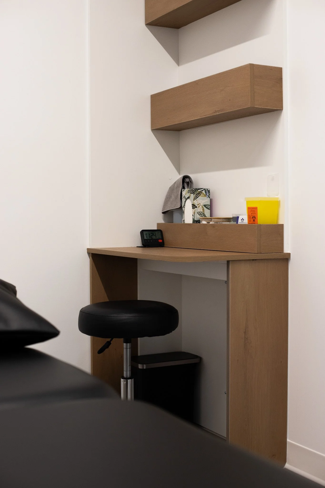 Polygon Health located in Metrotown Burnaby is a modern health clinic that offers physiotherapy (physio) service.