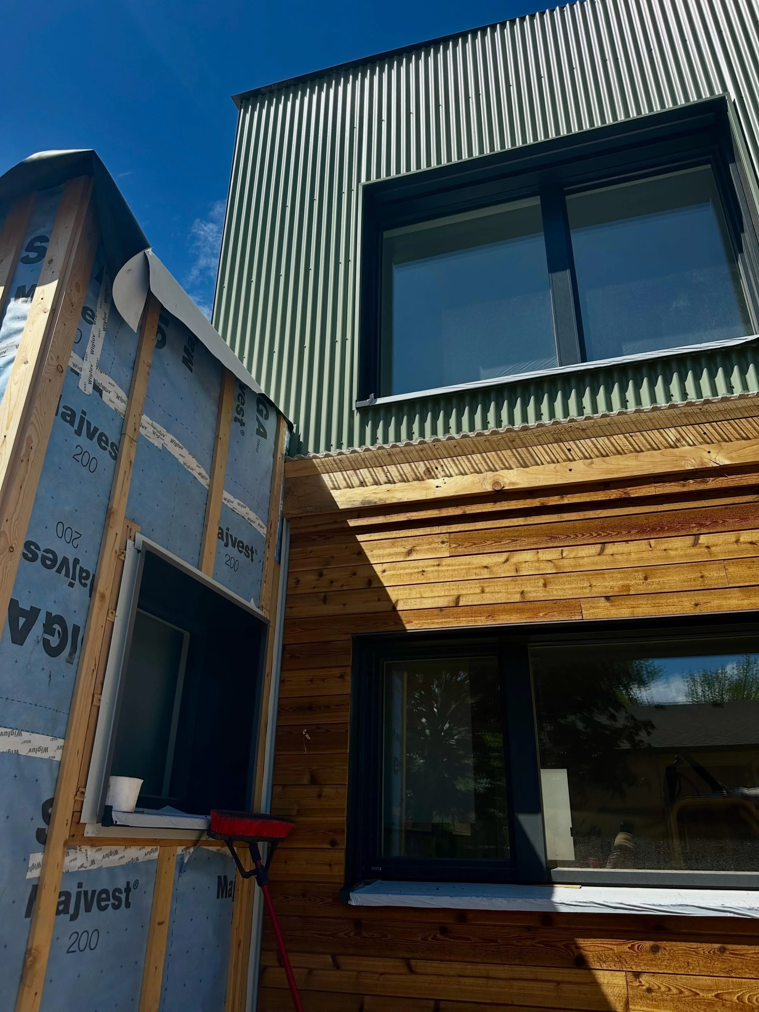 What a beautiful corrugated finish for this #passivehouse in the #twincities designed by @testudioph