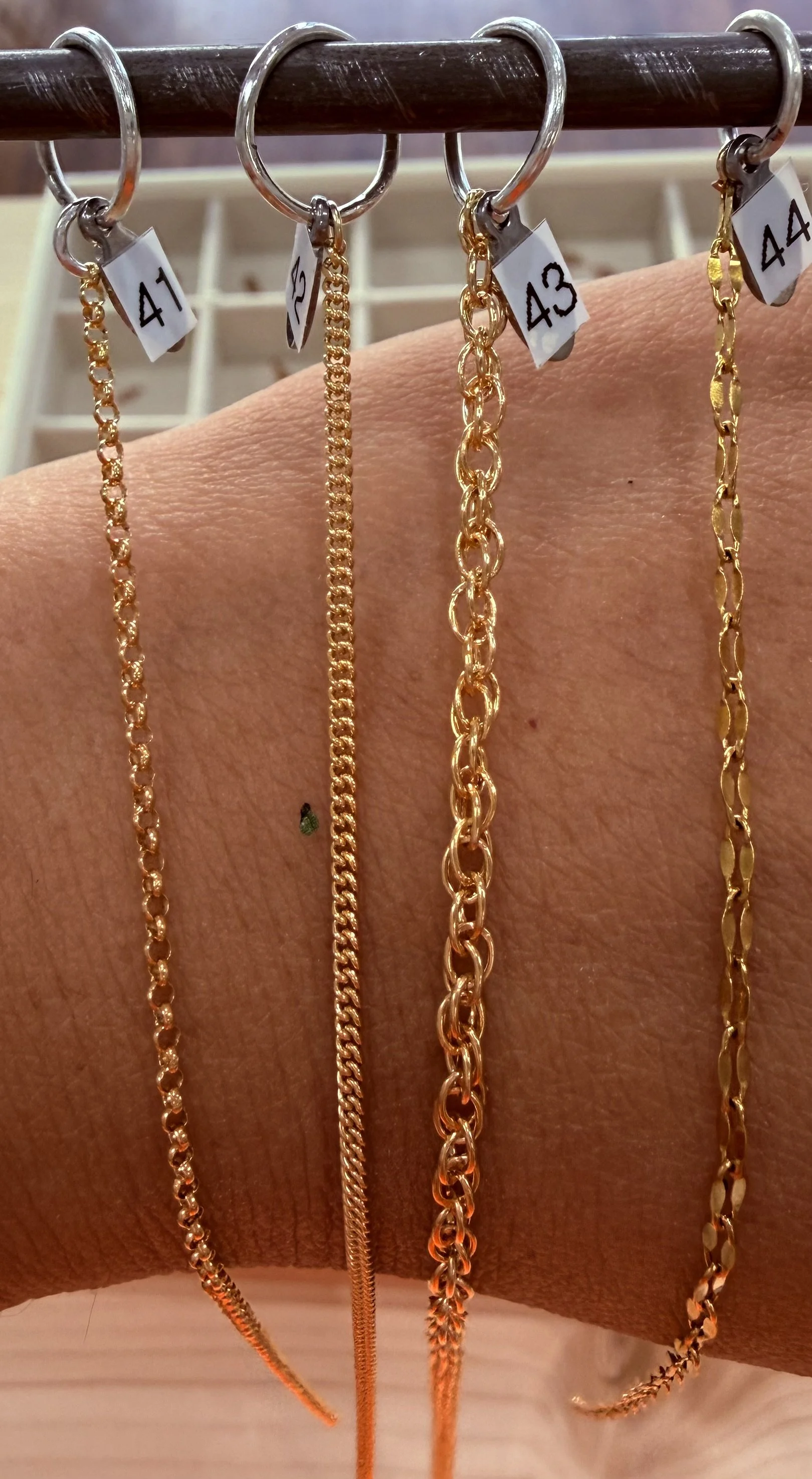 chain numbers: 41-42-43-44