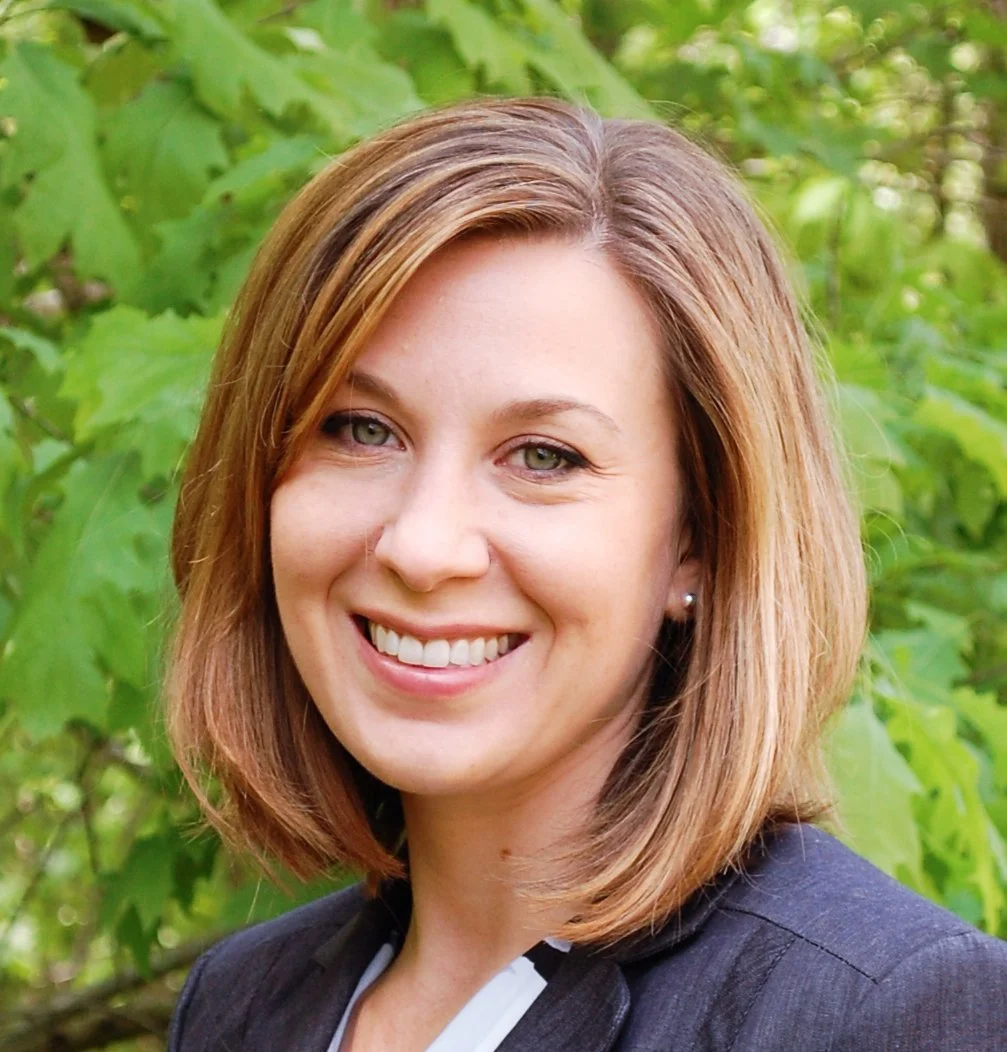 Dr Katy Sampson bio image.