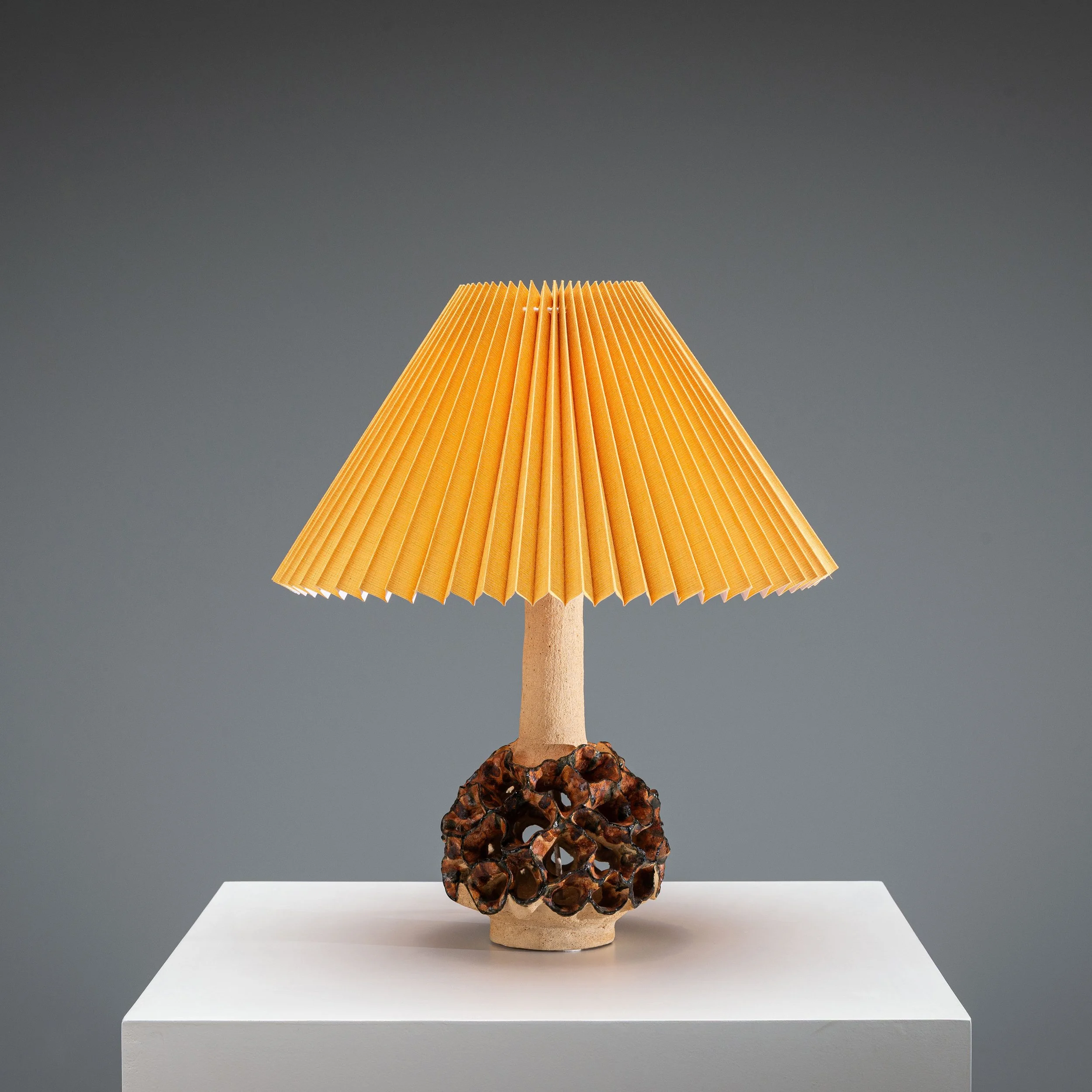 Ceramic decorated table lamp
