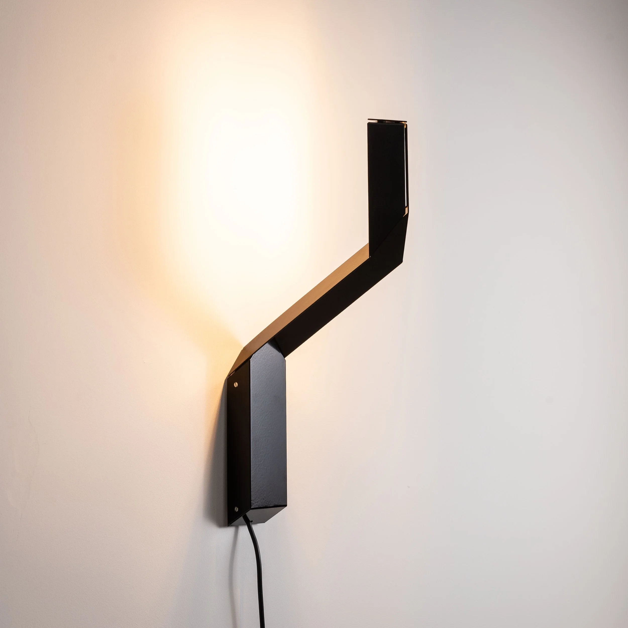Minimalistic wall lamp by Dijkstra