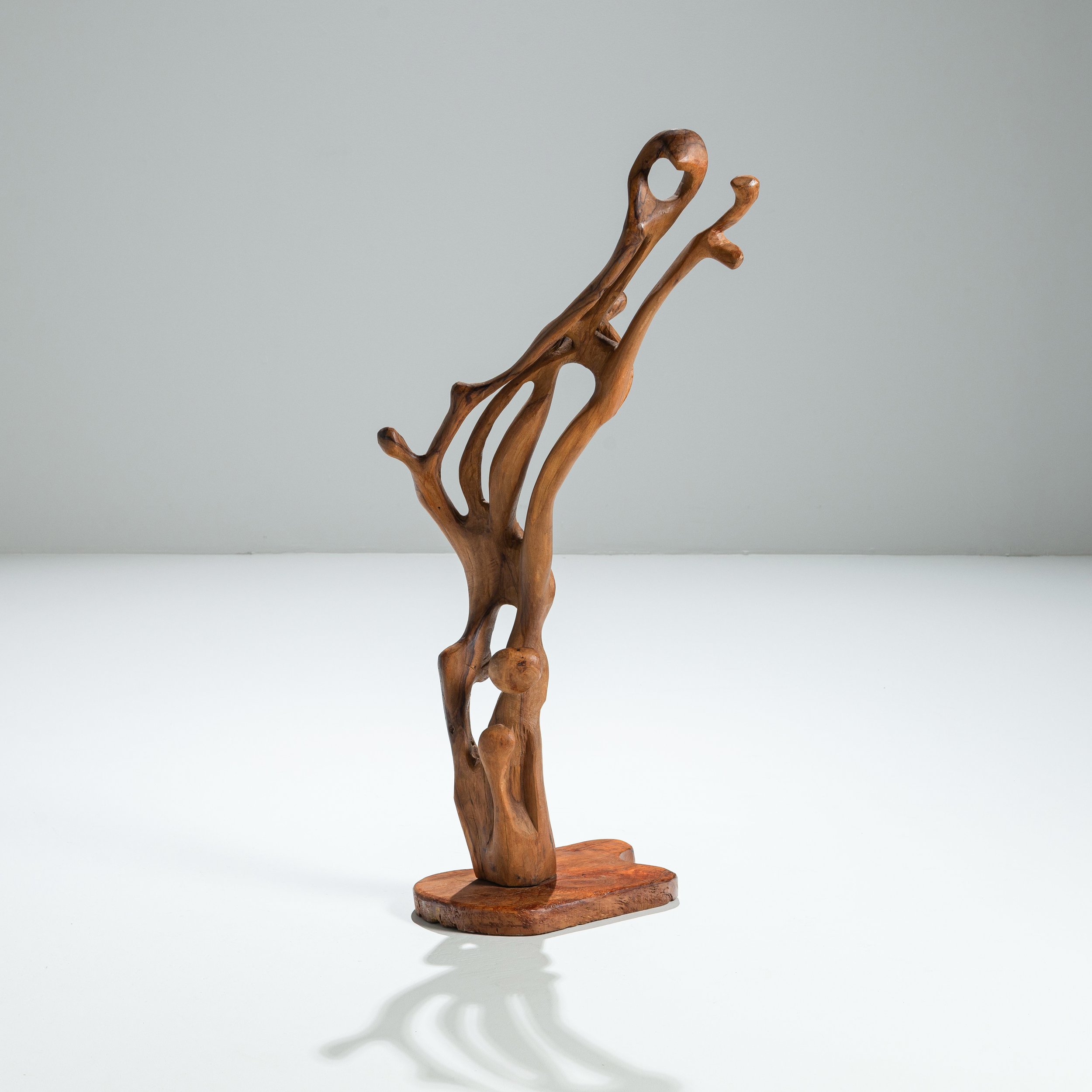 Handmade floorsculpture in burl wood