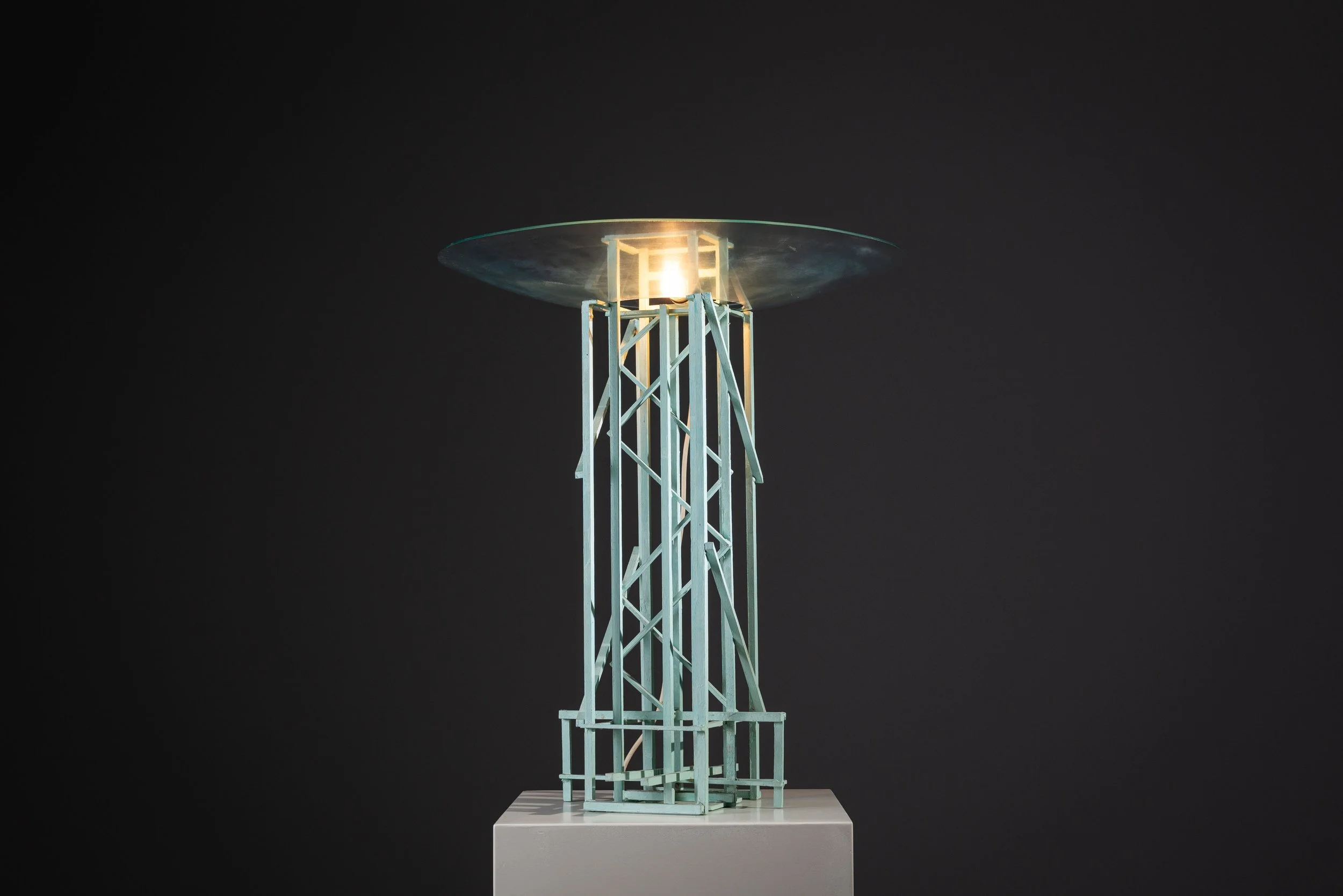 constructivisttablelamp06.jpg