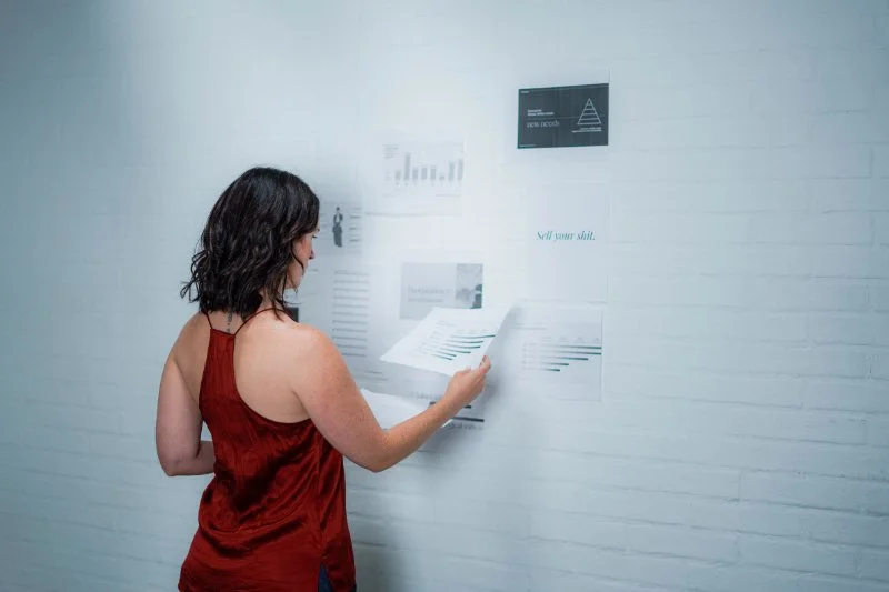 You Close on Calls. Your Sales Page Doesn't. Here's How to Write a Sales Page That Converts