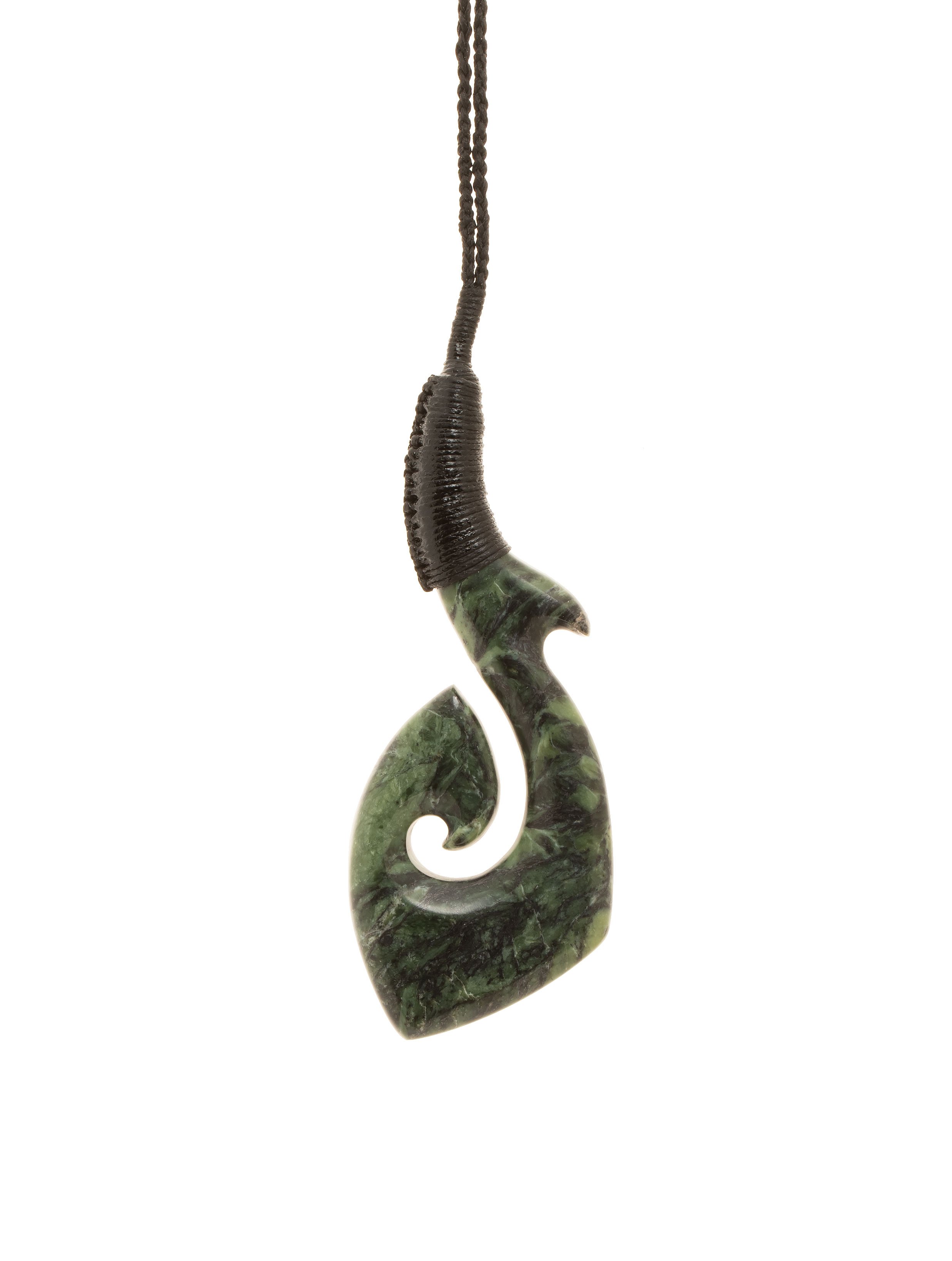 Pounamu---Matau---Wikitōria---to-overcome,-prevail,-conquer_2.jpg