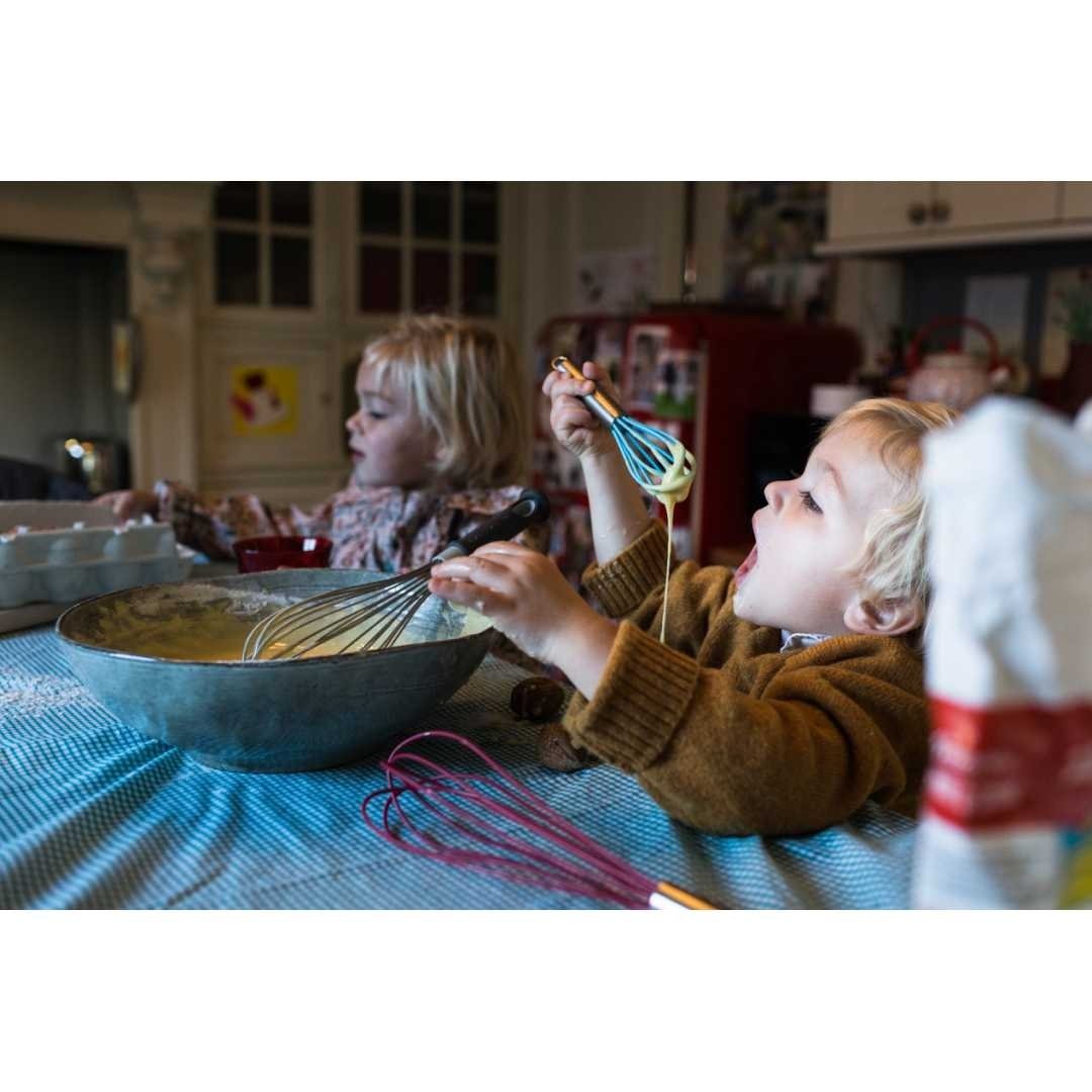 Why kids love cake dough so much ???​​​​​​​​
​​​​​​​​
DTL (Day in The Life) session = 100% documentary style, unposed and unscripted.​​​​​​​​
​​​​​​​​
なんで子供達ってケーキ生地（生）が大好きなんだろう（笑）​​​​​​​​
​​​​​​​​
アメリカ🇺🇸ヒューストンでドキュメンタリー形式の家族写真撮影を承っております😊勿論ドキュメンタリー形