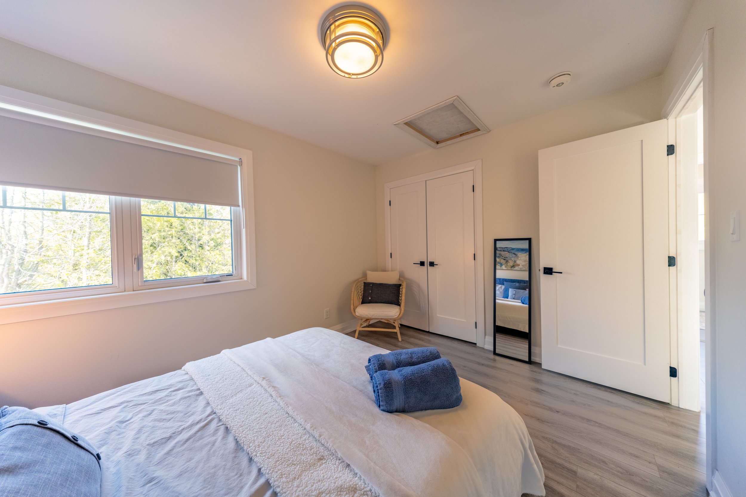 Queen Size Accomodations With Fresh Linens