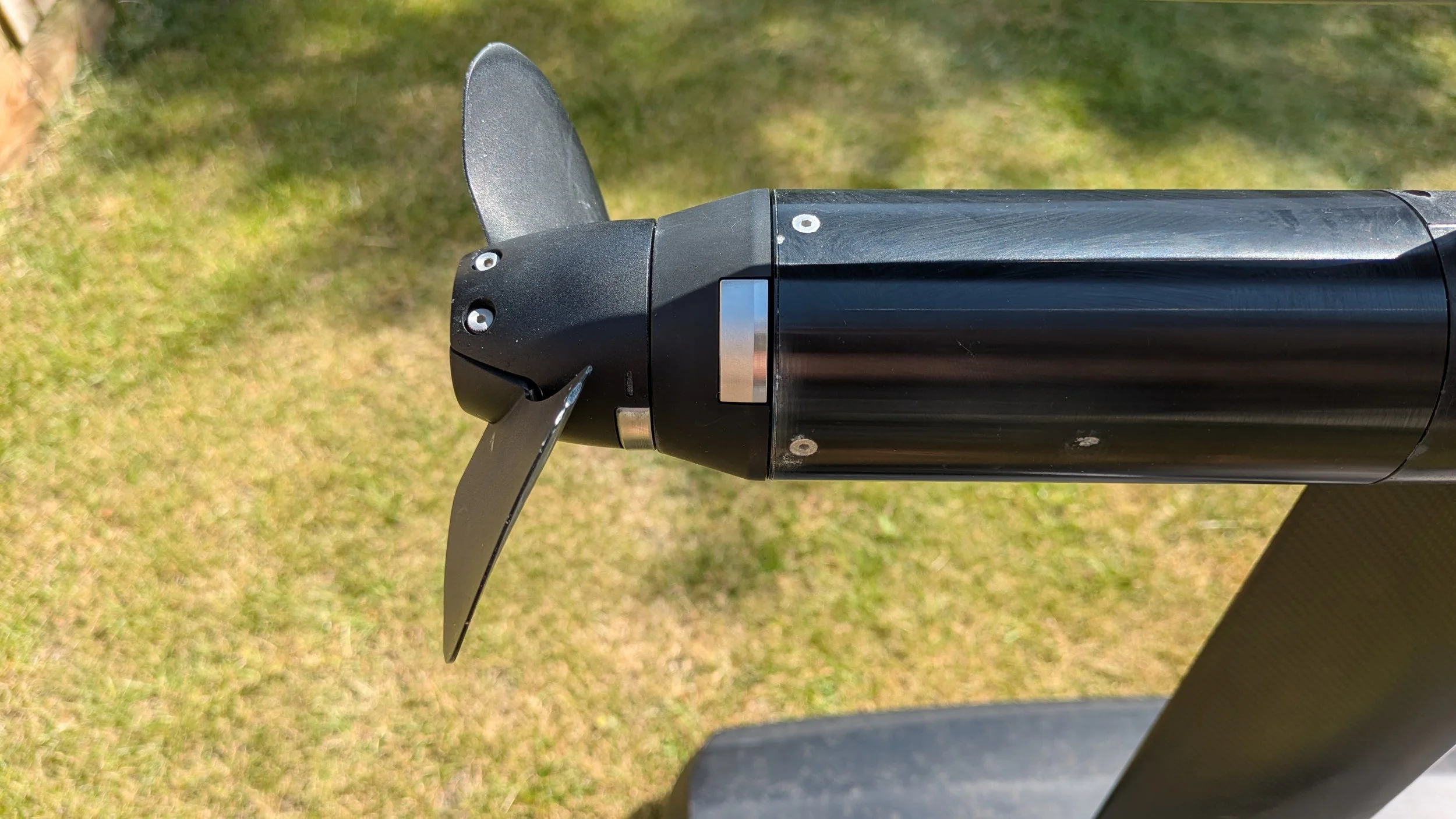 LIFT3 Carbon Black 4ft 2 Pro efoil folding prop open