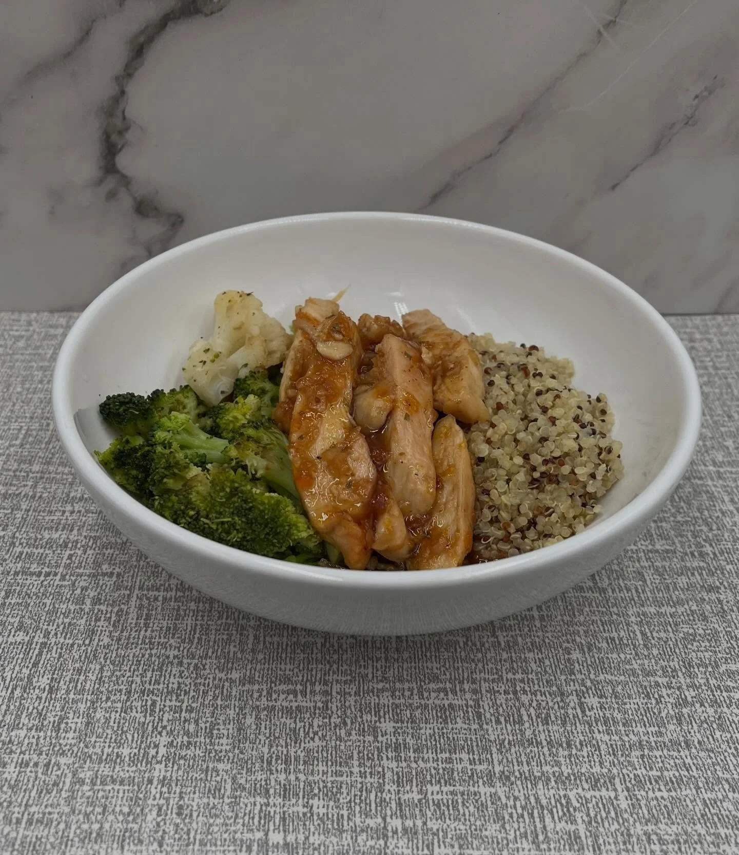 Vina&rsquo;s Apricot Chicken - a delicious, simple recipe given to me by one of the most amazing women I&rsquo;ve ever met. 🫶

The nutrition info includes the quinoa and broccoli.