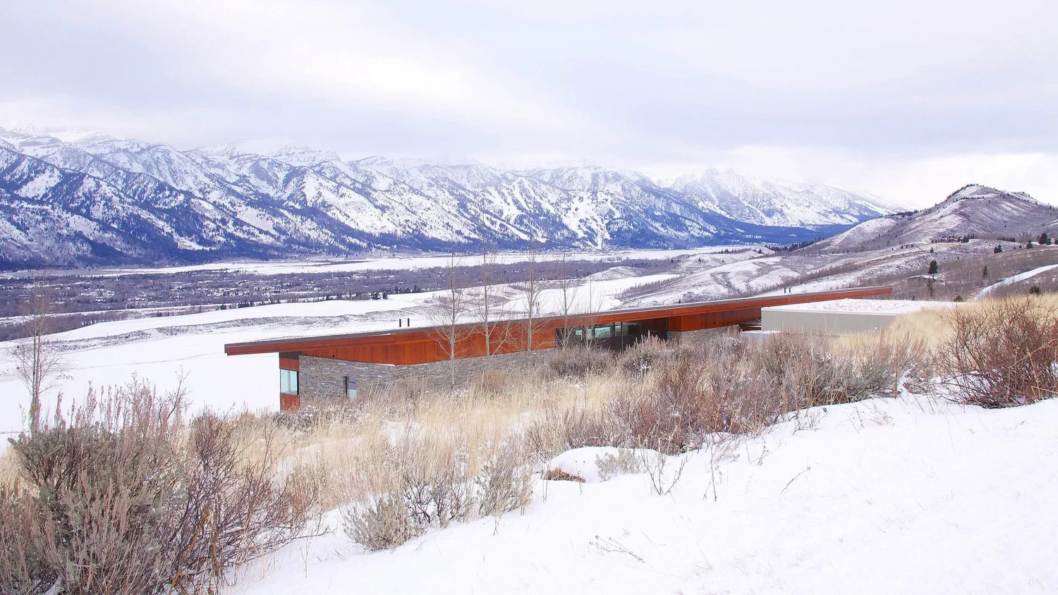 Ridgeline Residence, a modern one-level mountain home on Gros Ventre Ridge in Jackson Hole, Wyoming, designed by WELCH Architecture