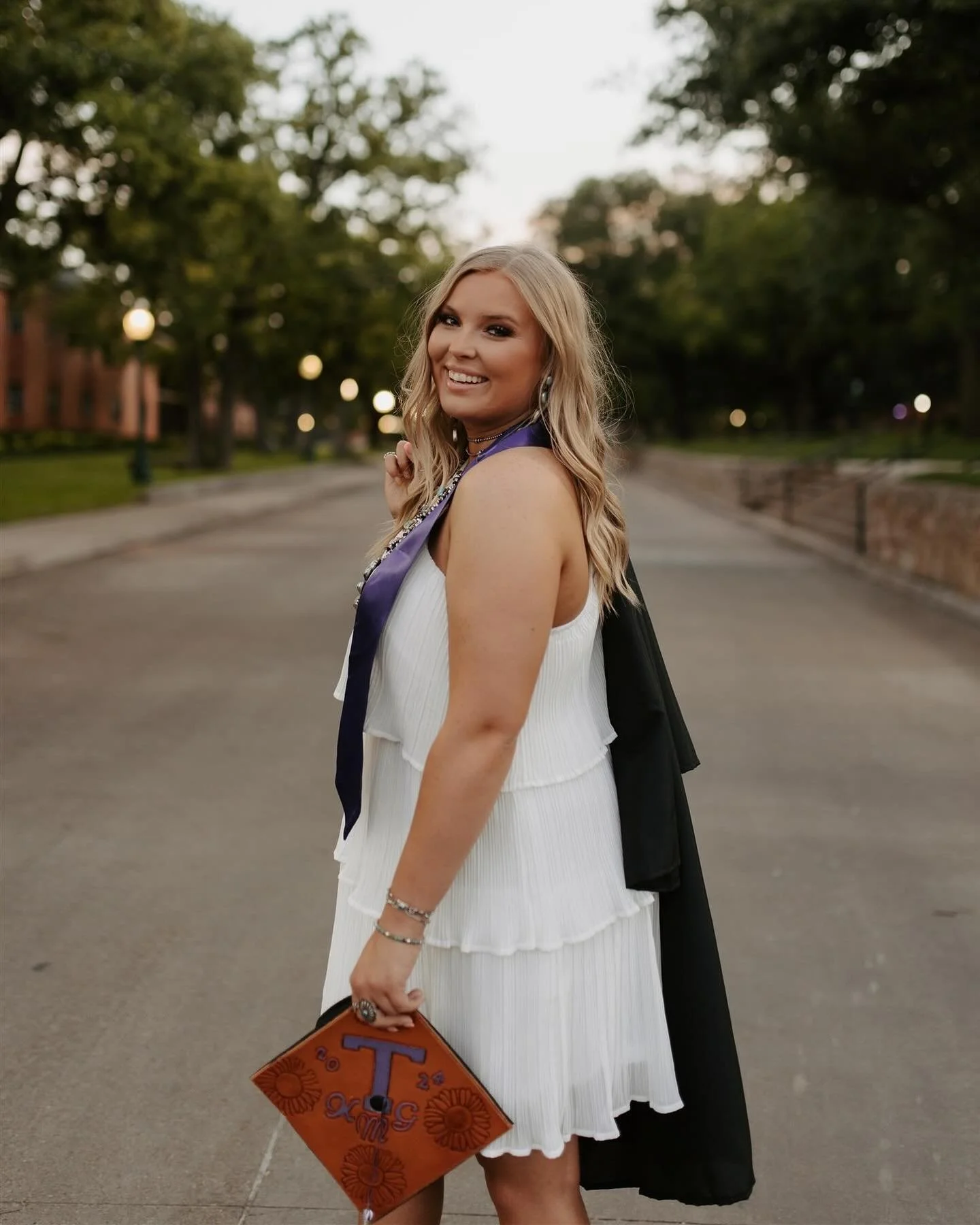 Celebrating all the stunning grads this grad season! So excited to see what you all do and become! 🫶🏼🥲🎓

#dfwgradphotographer #dfwgrad #dfwphotographer #dfwphotography #dfwseniorphotographer #dfwseniorphotography #dfw #texasseniorphotographer #te