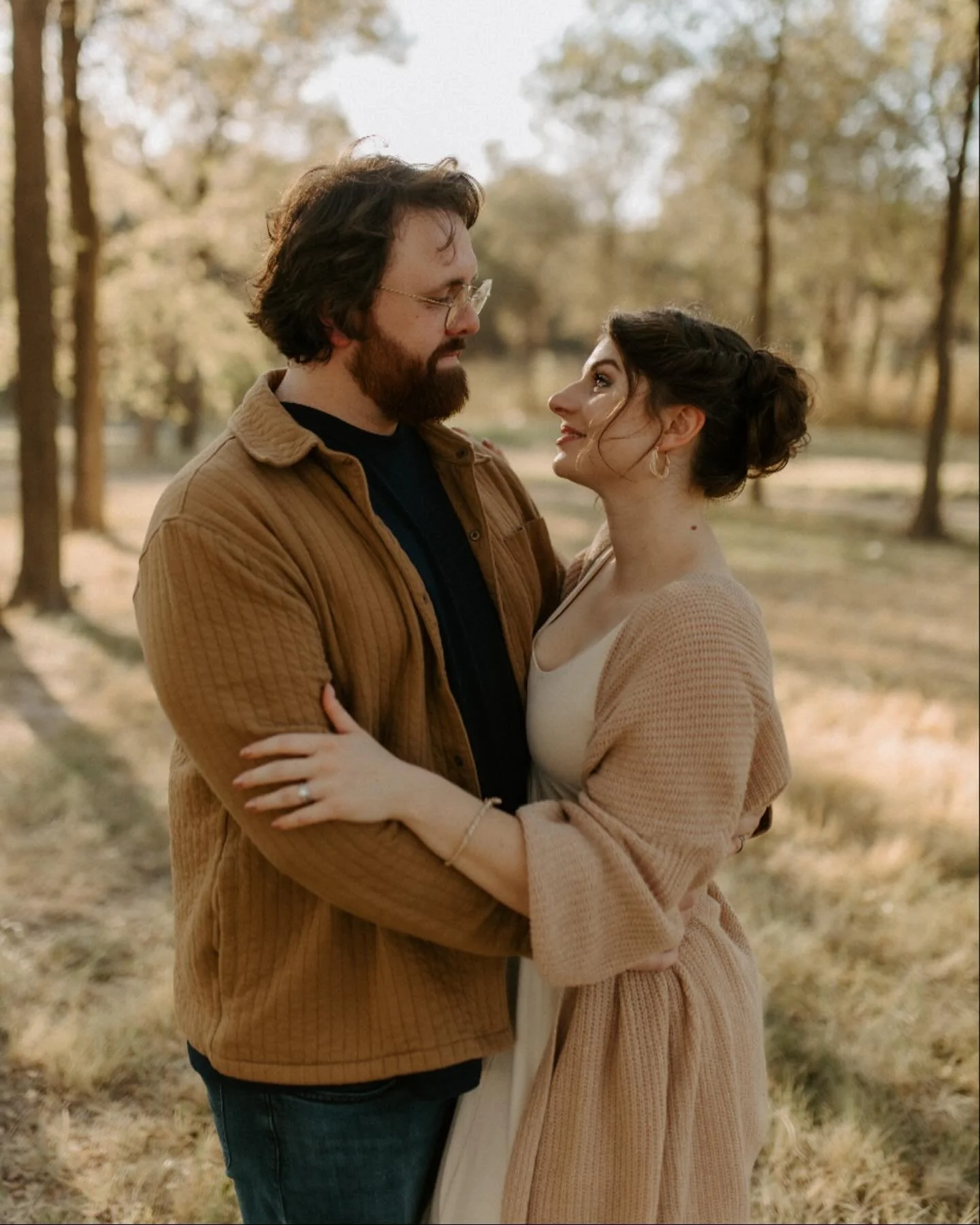 The way these two look at one another 🥹😭 Grateful to know and love this sweet family more than I can say!🤎

#dfwphotographer #dfwphotography #dfw #fortworthphotographer #fortworthphotography #dfwcouplesphotographer #dfweddingphotographer #dfwweddi