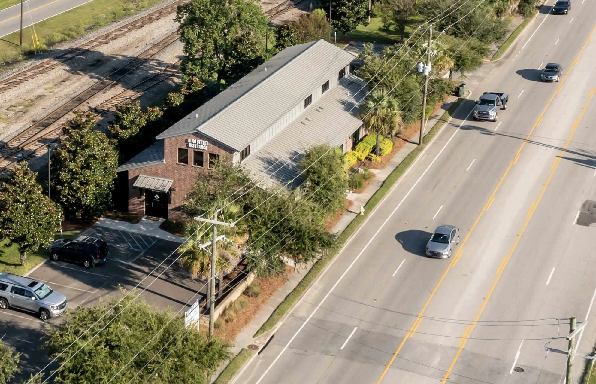 Office close proximity to downtown Charleston, Summerville, West Ashley, Mount Pleasant.