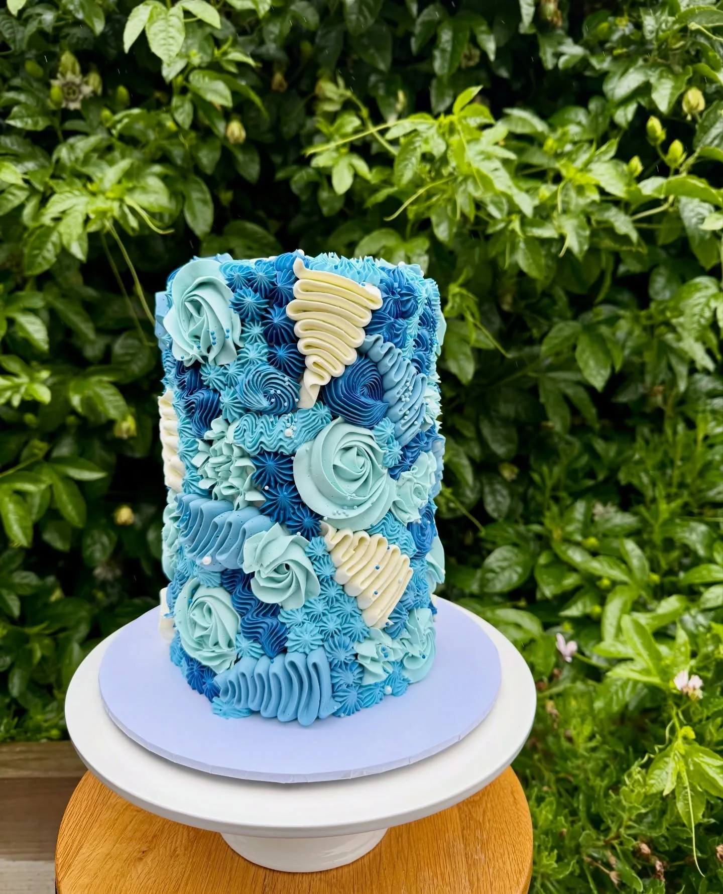 I absolutely love getting to be a part of your family celebrations. I&rsquo;ve done birthdays for this couple, their wedding and now their baby shower! It definitely isn&rsquo;t lost on me how special that is 🥰🥰🥰💙🩵🤍

#glutenfree #babyshowercake