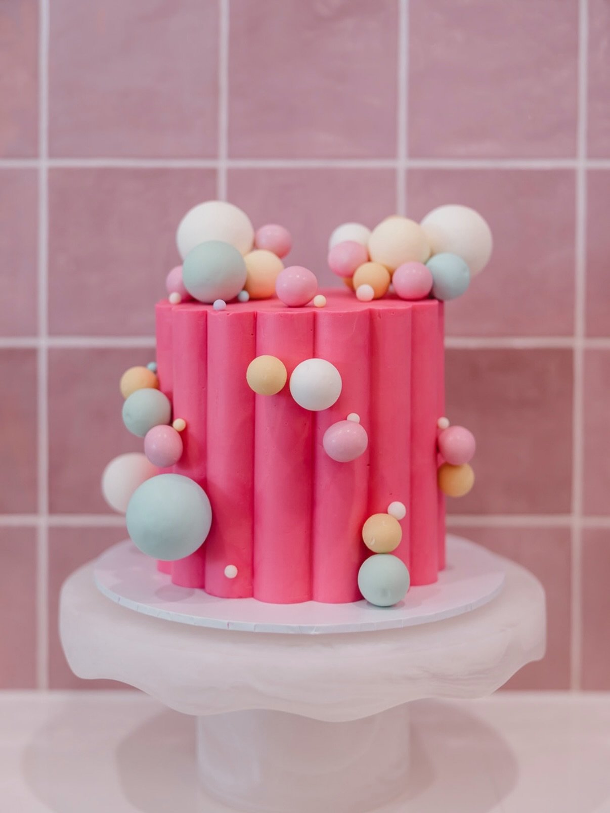 The Sweet Edit 🍭 

Shoot for @geelongweddingguide 

Getting to play a part in these fun creative shoots that Dani dreams up is one of the best experiences! This year I was given the title of the shoot and the venue and told to work my magic 🪄 How g