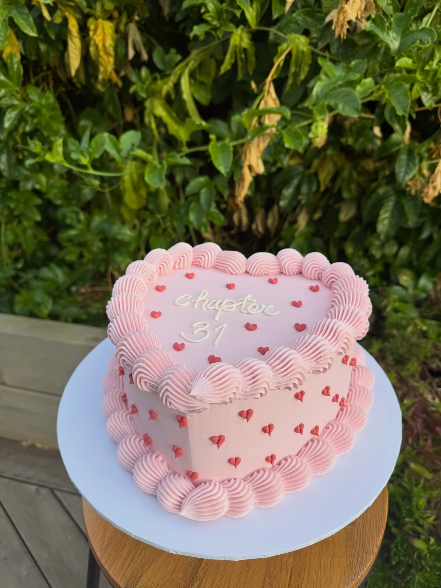 &lsquo;Chapter 30&rsquo; 🩷❤️

And yes I made a mistake on the piping 😬🤦🏼&zwj;♀️ which thankfully the birthday girl&rsquo;s partner recognized when he picked it up and I was able to fix it right away. But she&rsquo;s a cute little cake none the le