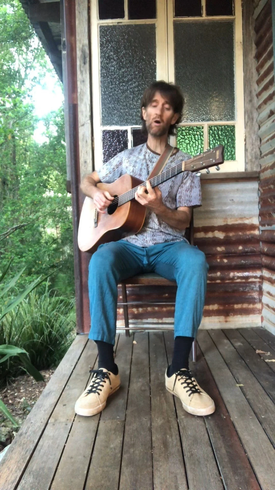 🎶 Sing. Move. Connect. 🌿
Join Peter Hunt for Soul Food & Soundscapes — an evening of voice, rhythm, and community.
🍲 Vegetarian dinner included
🗓 Saturday, October 26 | Chenrezig Institute
💛 Drop in, let your voice flow, and co-create