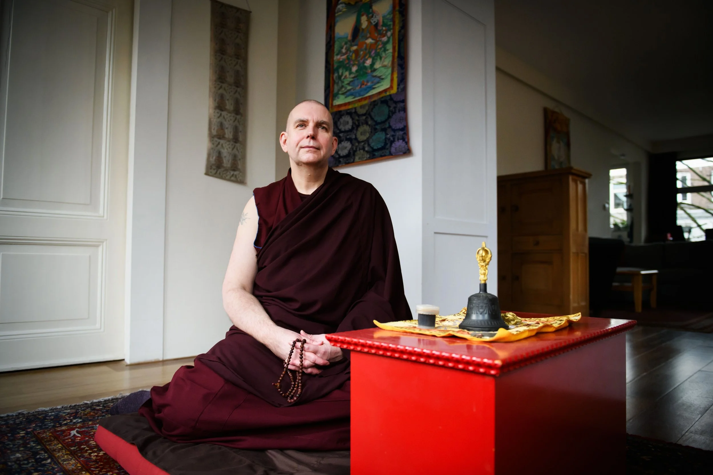 Ven Gendun at the altar