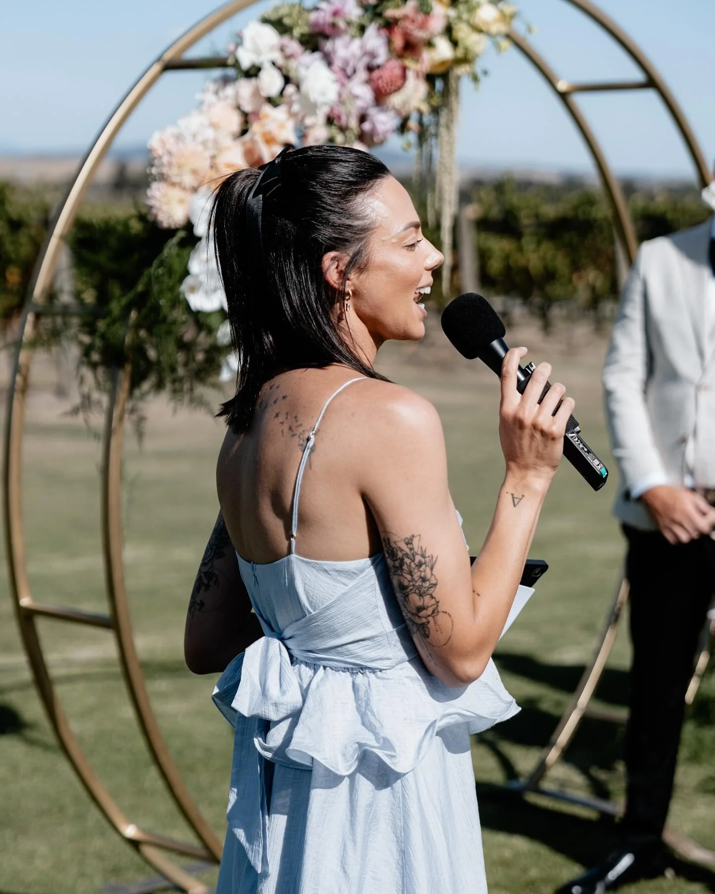 spitting bars, sealing hearts 🤘🏼

📸 one of my best girls @crystalclearphotographyaus 
📍 one of my all time favourites @acaciaridgewinery 

#melbournecelebrant
#weddingcelebrant
#melbournewedding
#weddingceremony
#inclusiveceremony 
#modernwedding