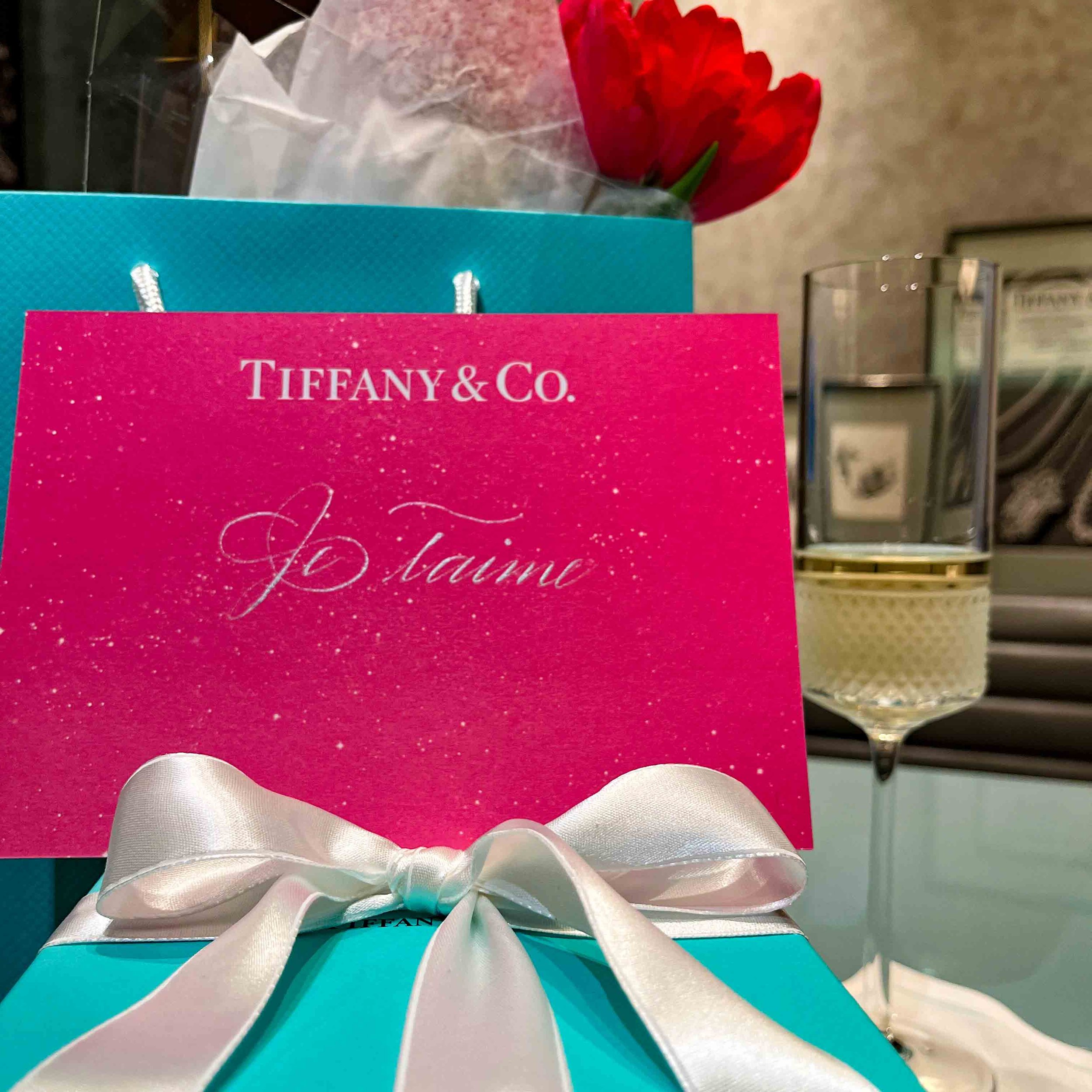 live-event-calligraphy-at-tiffany-and-co.-holt-renfrew-ogilvy