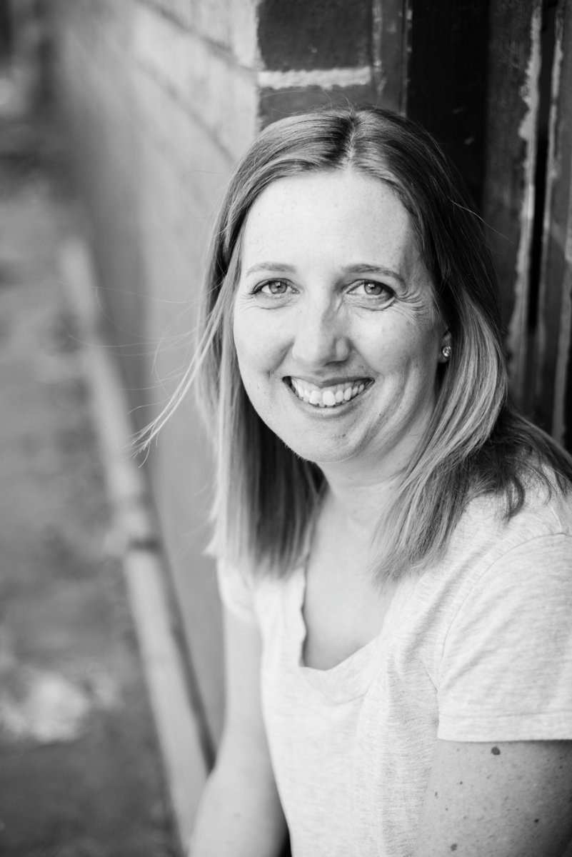 Black & white photo of Leesa