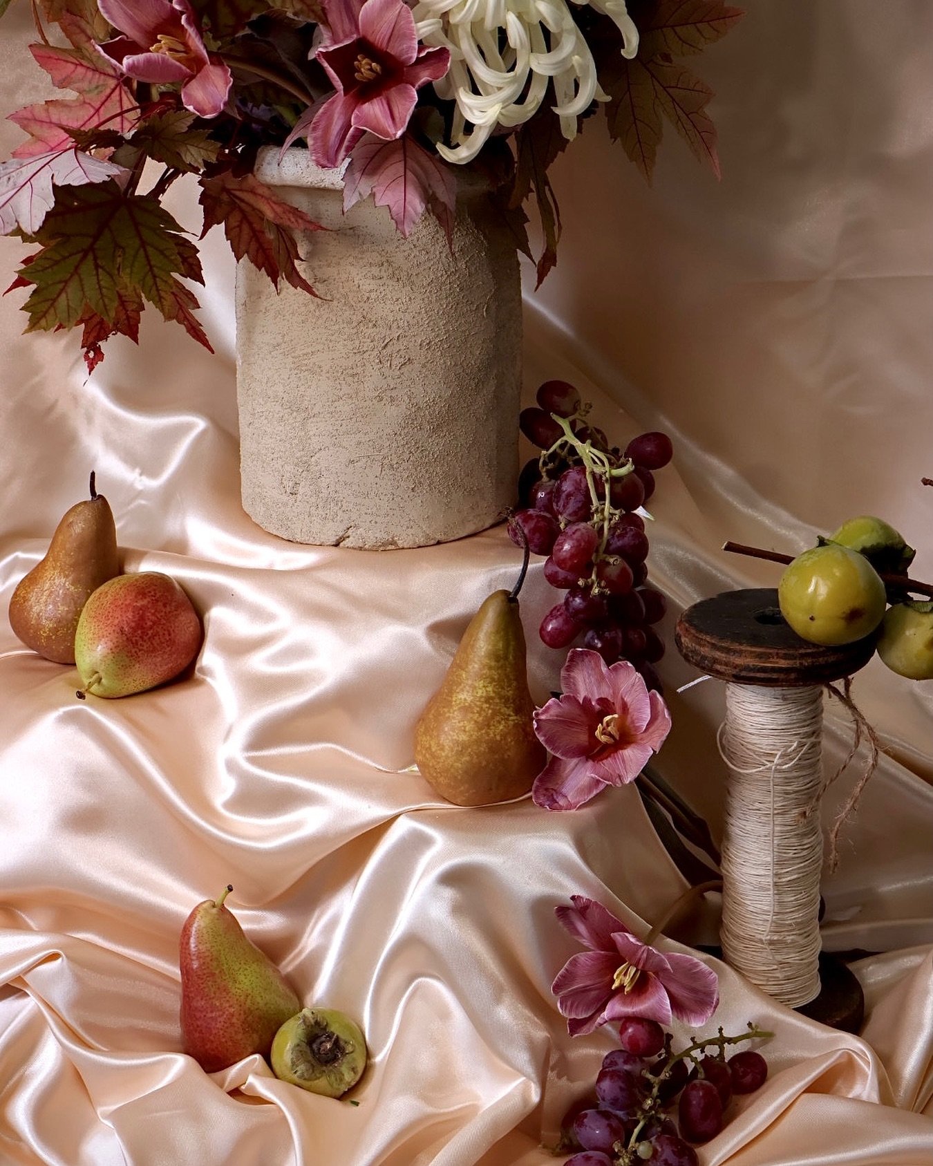Fruit and flower styling 🍇🍒 

#dutchmasters #fruitandflowers #mothersdaygift