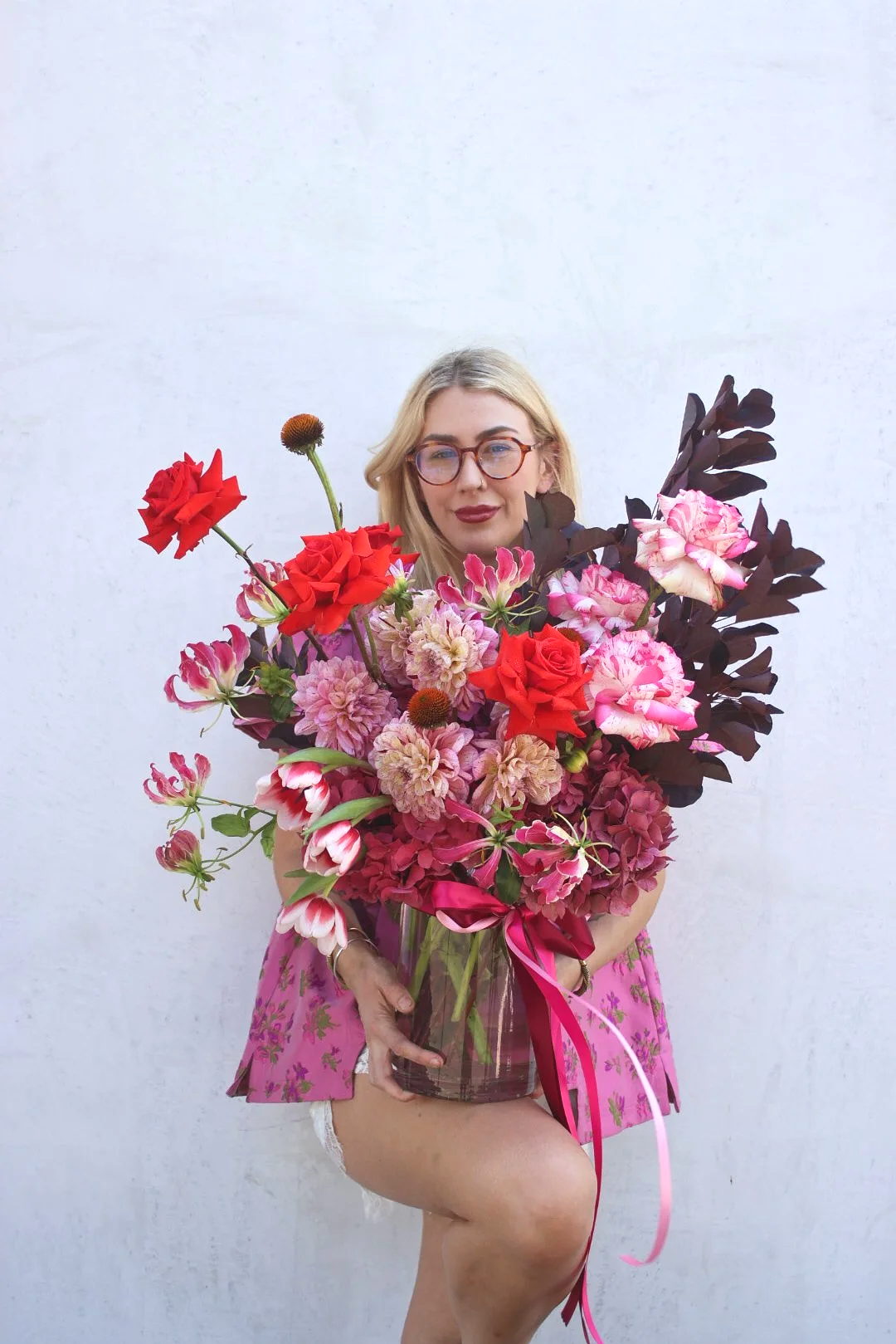 Vase_Arrangment_Valentines_flowers_pure_romance_close_up