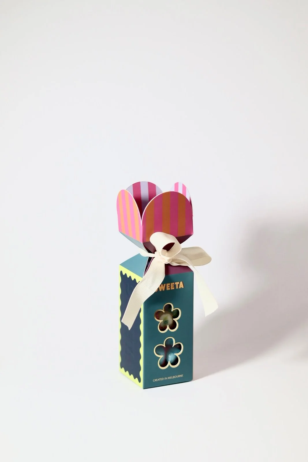 Sweeta-gift-box-gummies