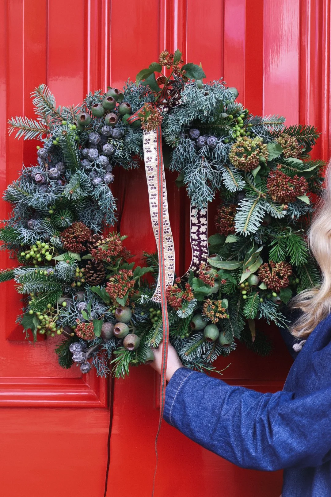 Christmas_wreath_fresh_christmas_wreath_Christmas_flowers_pash_flowers