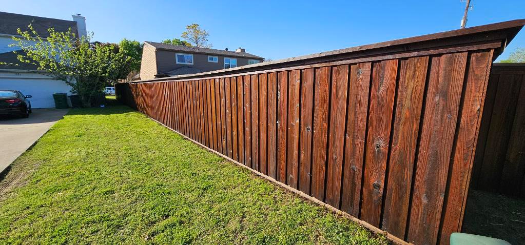 fence-stained-pecan-denton.jpg