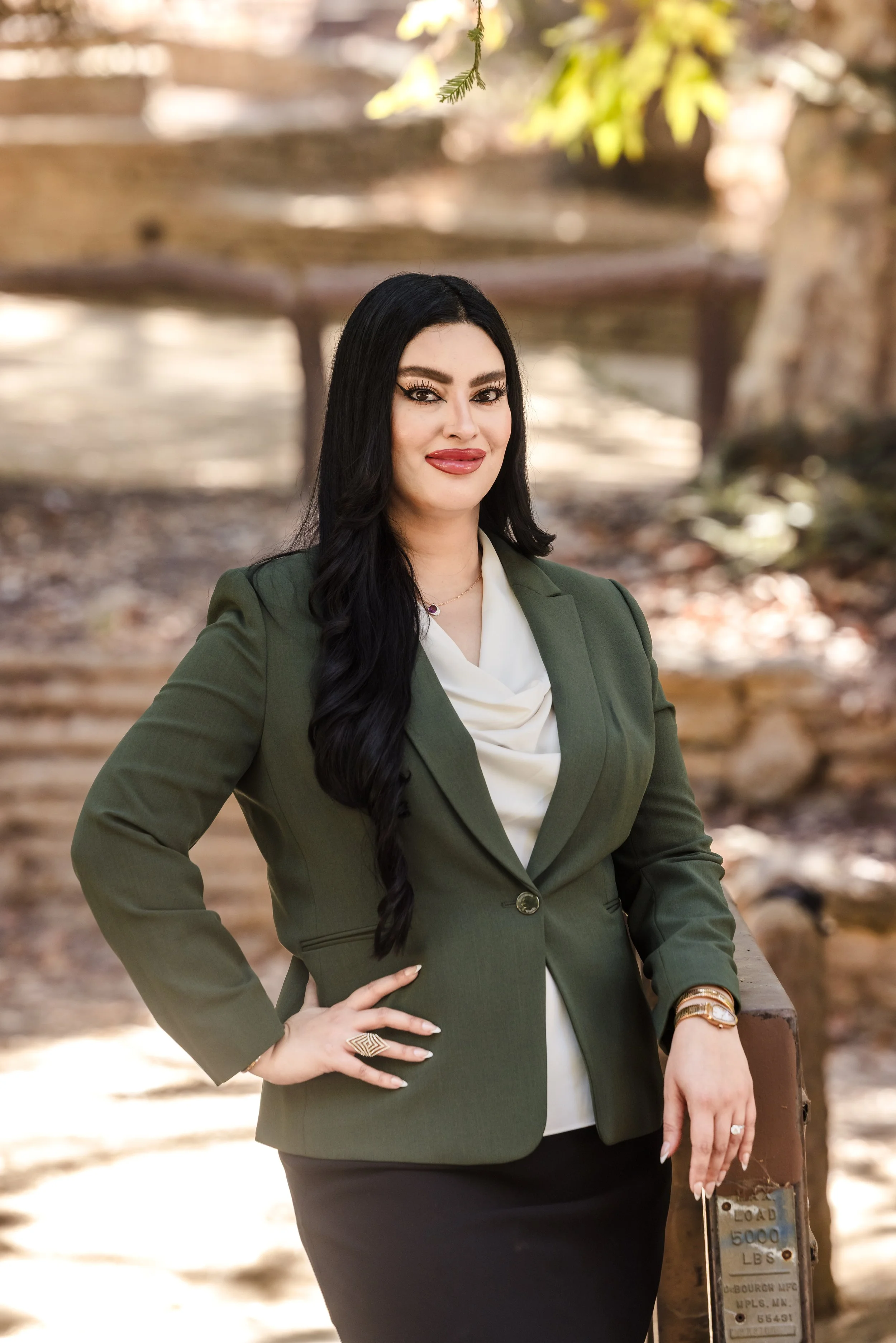 Elai Fazel, AMFT, offers services in Farsi, Arabic, and English to high-achieving individuals and couples who want to learn how to connect with each other online across California.