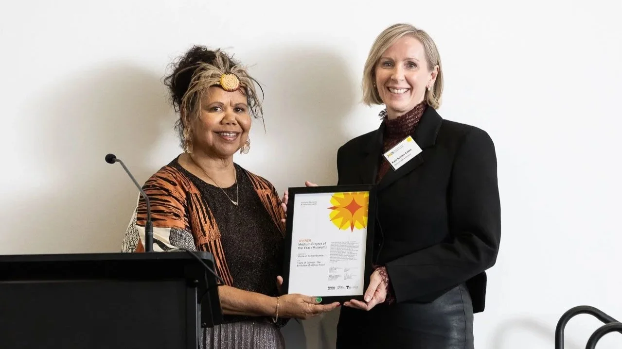  Janty Blair with Kate Colas-Spinks from the Shrine of Remembrance, winner of Medium Project of the Year (Museum).  Photo:  Peter Casamento. 