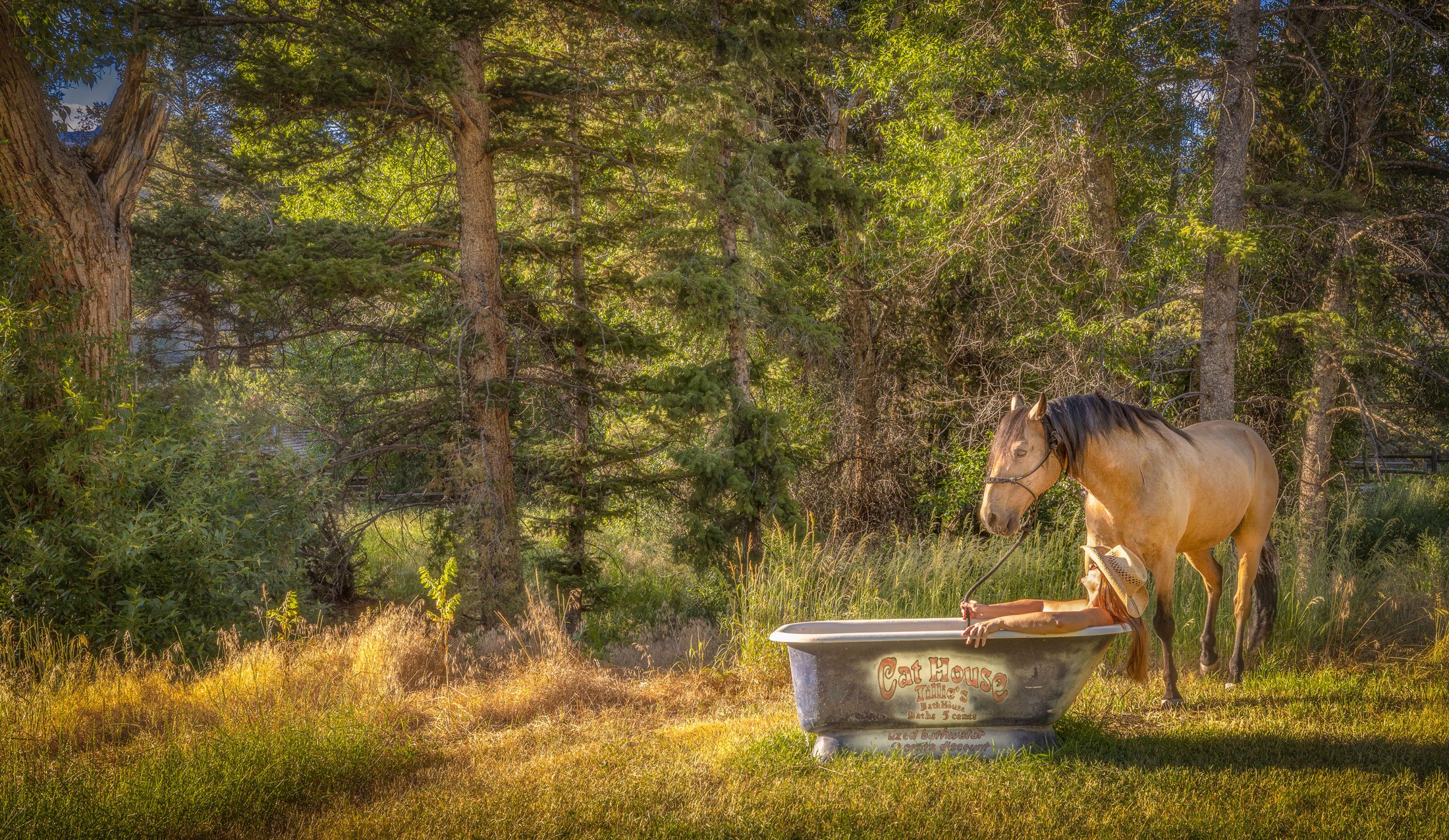 Horse-and-Cowgirl-in-bathtub-at-The-uxu-ranch-Livin-in-a-moment.jpg