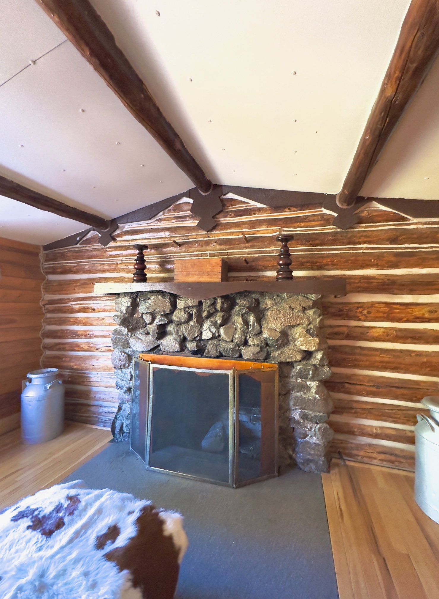 inside 1898 cabin at UXU Ranch.jpg