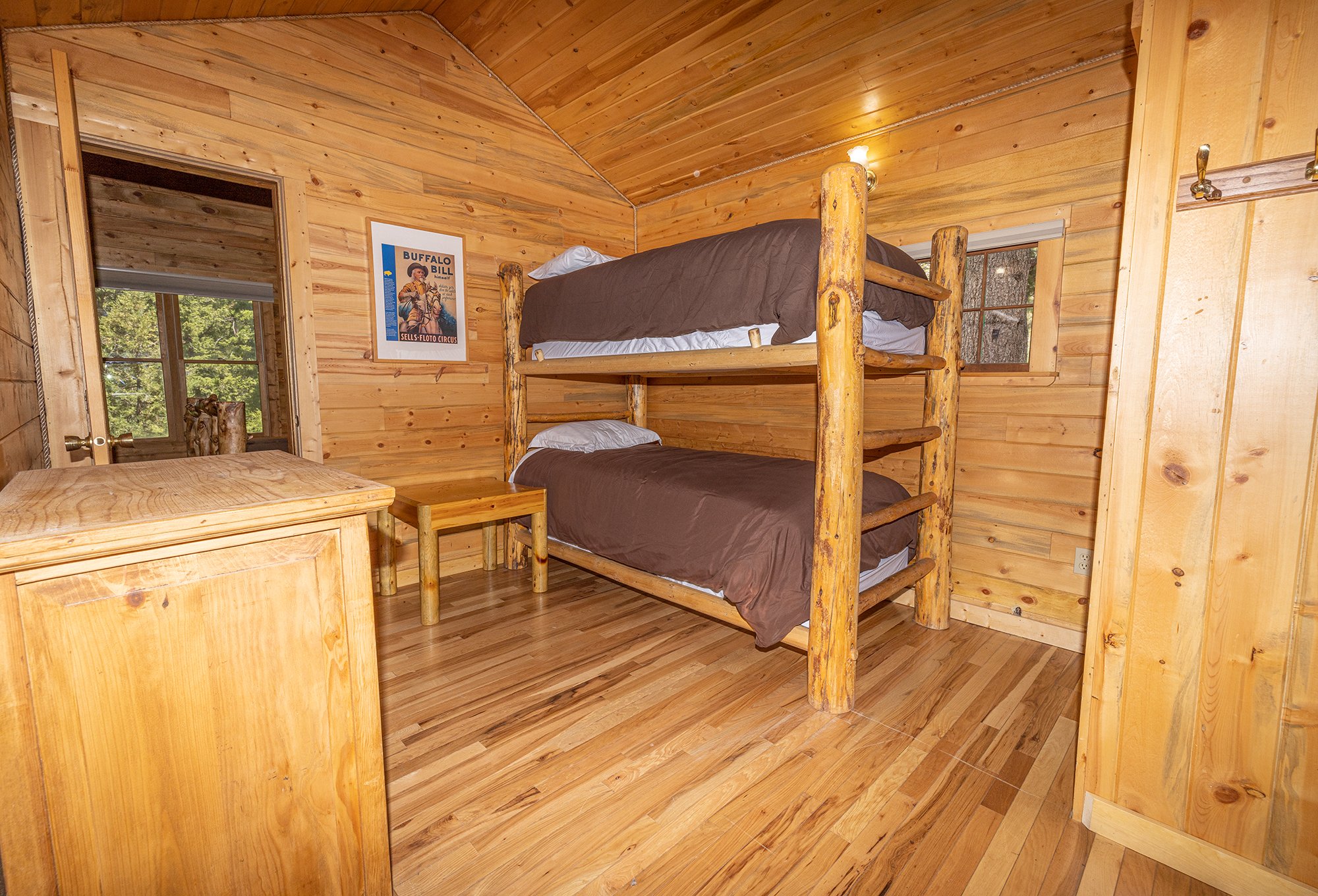 Ten Sleep Cabin UXU Ranch Inside view 4.jpg