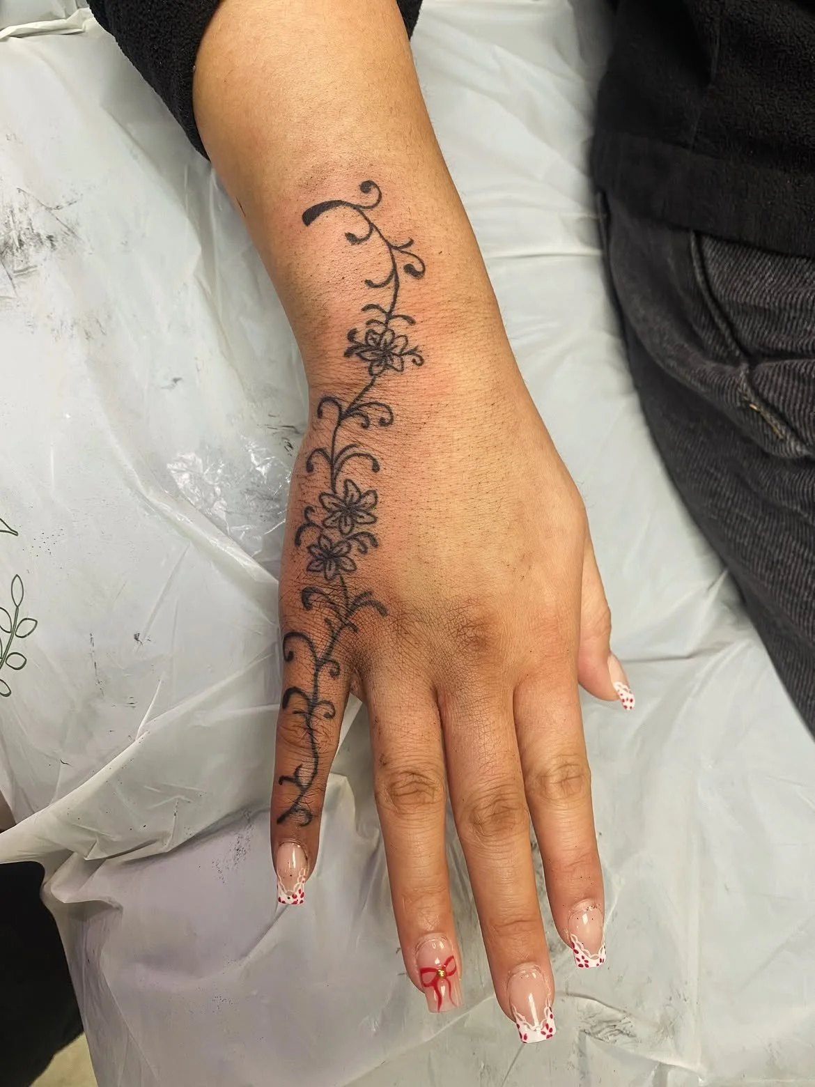 Tattoo artistry
Black and gray neotraditional
Art nouveau styles
American traditional
Fine line tattoos
Dotwork designs
Nature-inspired tattoos
Animal-themed tattoos
Mythological creatures
Portrait tattoos
Custom tattoo creations
Transformative self-