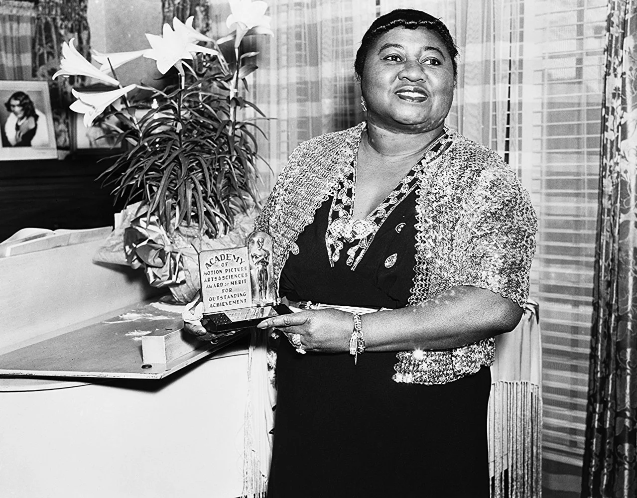 Hattie McDaniel Becomes First Black Actor to Win an Academy Award in 1940