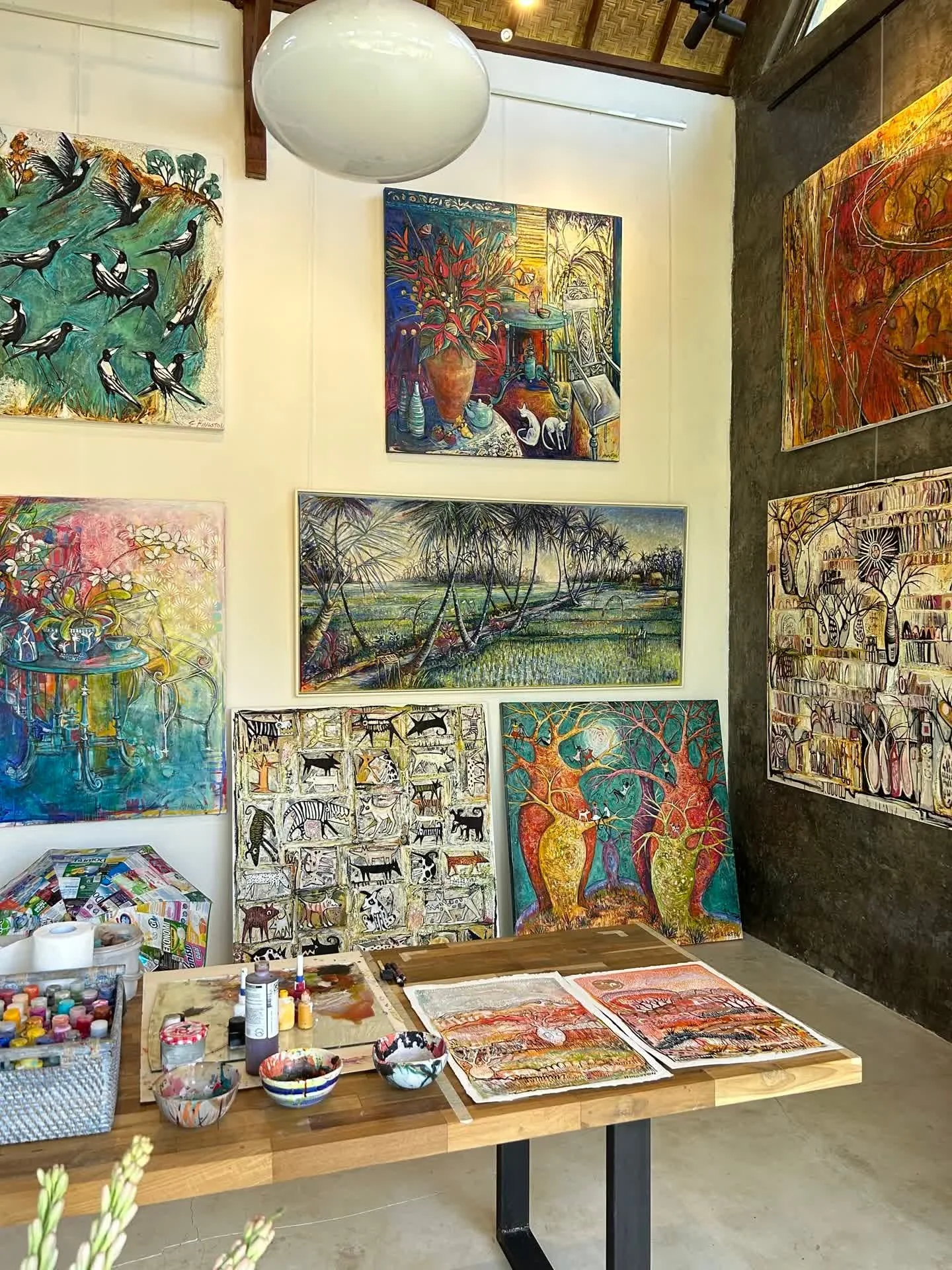Big art, Bali style 🎨

At Zanzibar Art House Gallery Ubud we have a collection of large original paintings created right here in Bali. These statement pieces bring colour, energy, and island creativity into any space.

The best part? You can take th